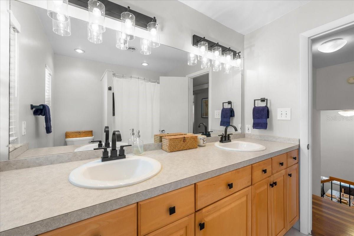 3528 FOSTER HILL DR N — photo 32