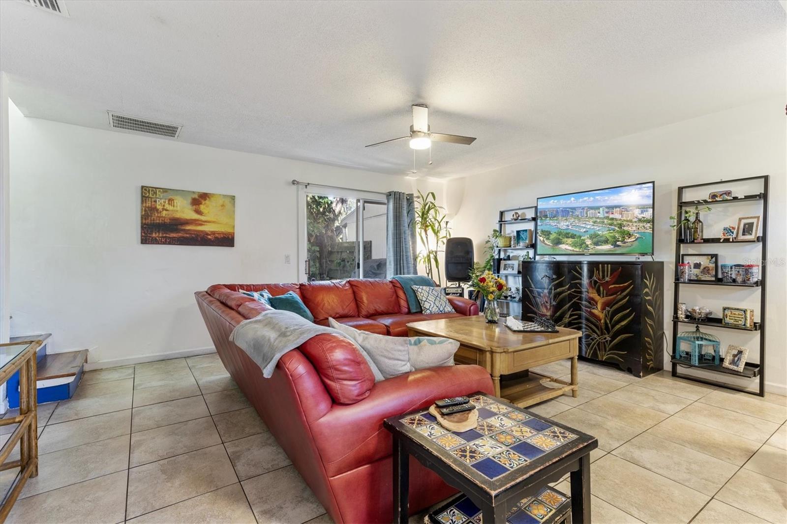 903 BYRON LN — photo 6