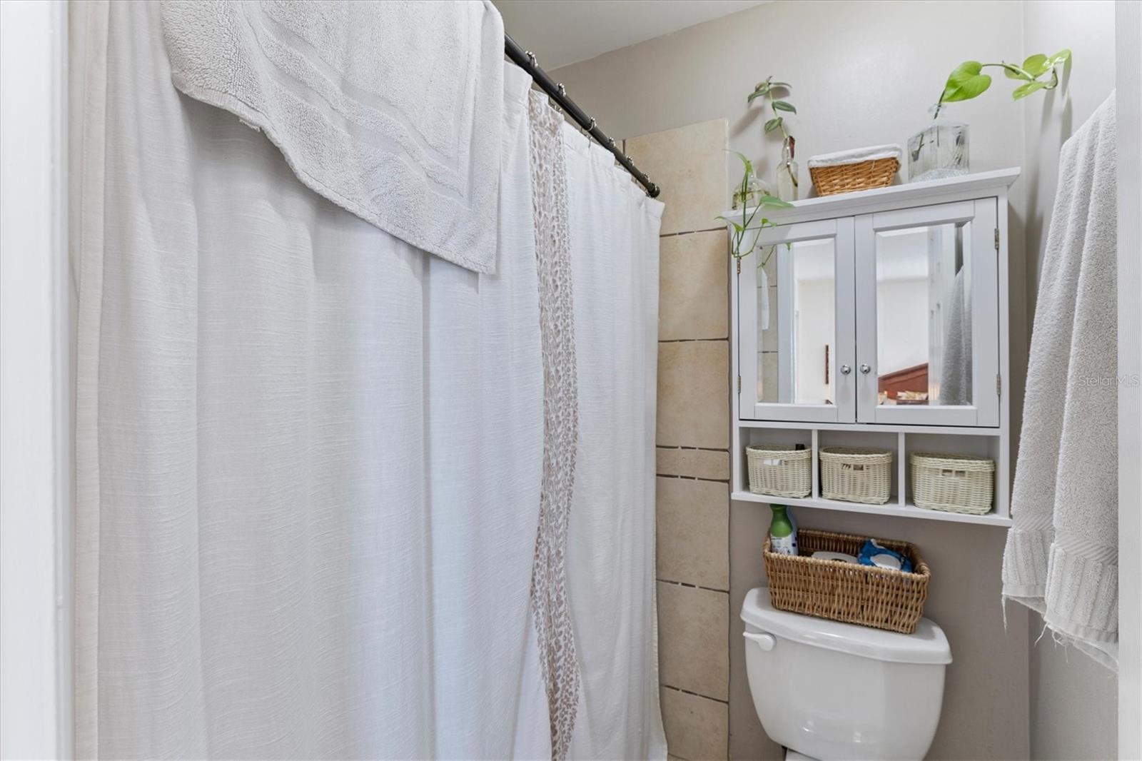 903 BYRON LN — photo 24