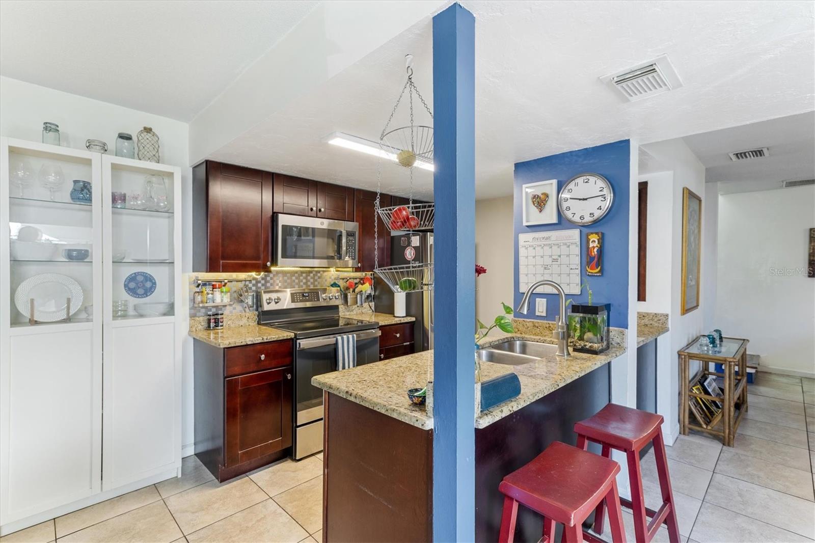 903 BYRON LN — photo 12