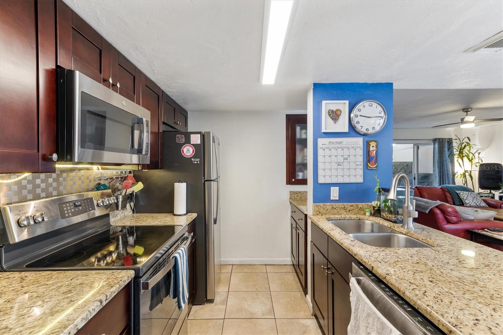 903 BYRON LN — photo 13