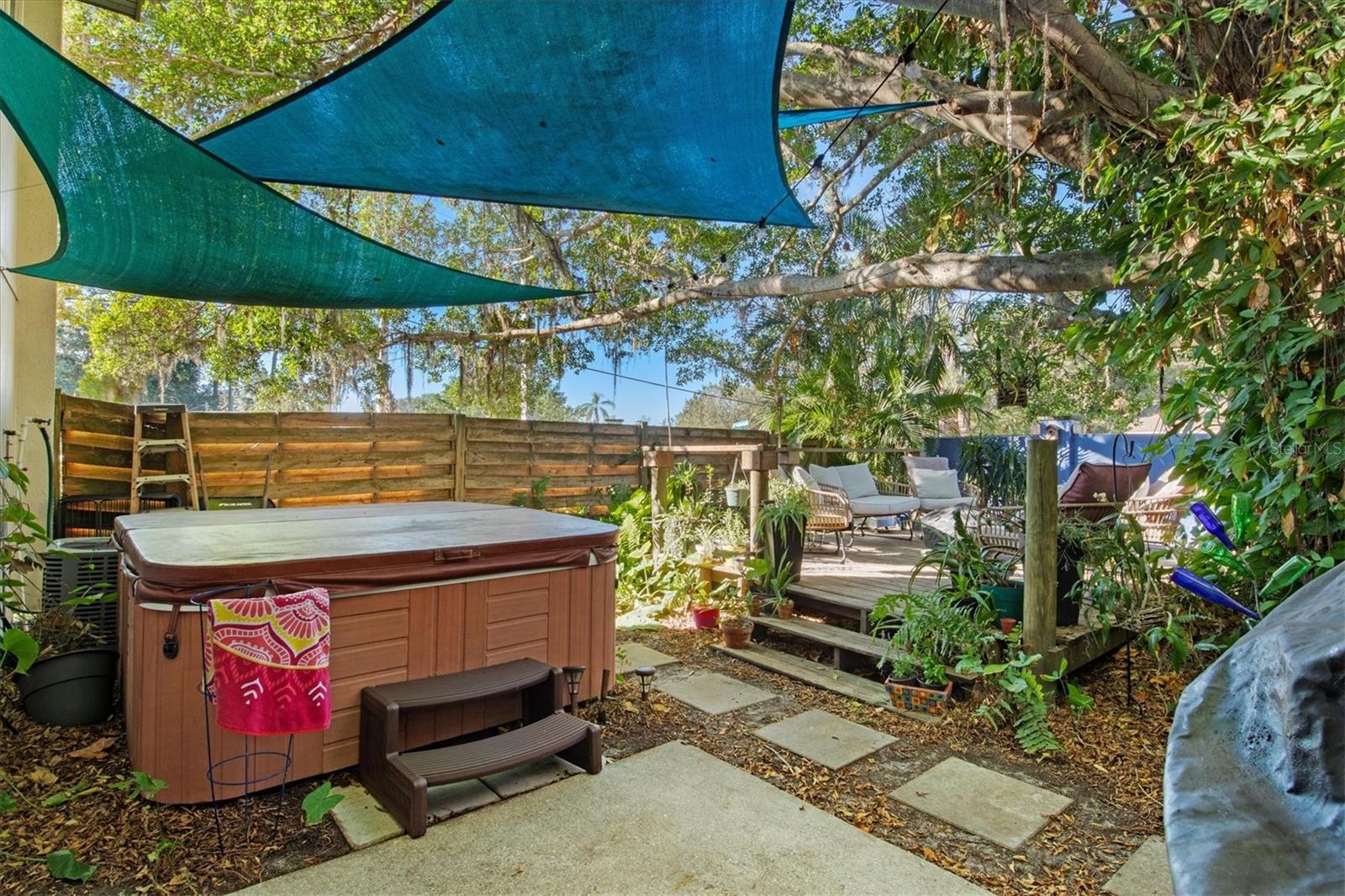 903 BYRON LN — photo 31
