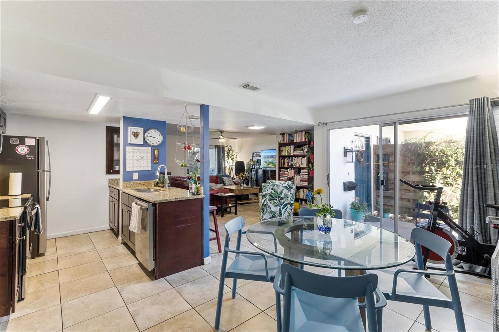 903 BYRON LN — photo 17
