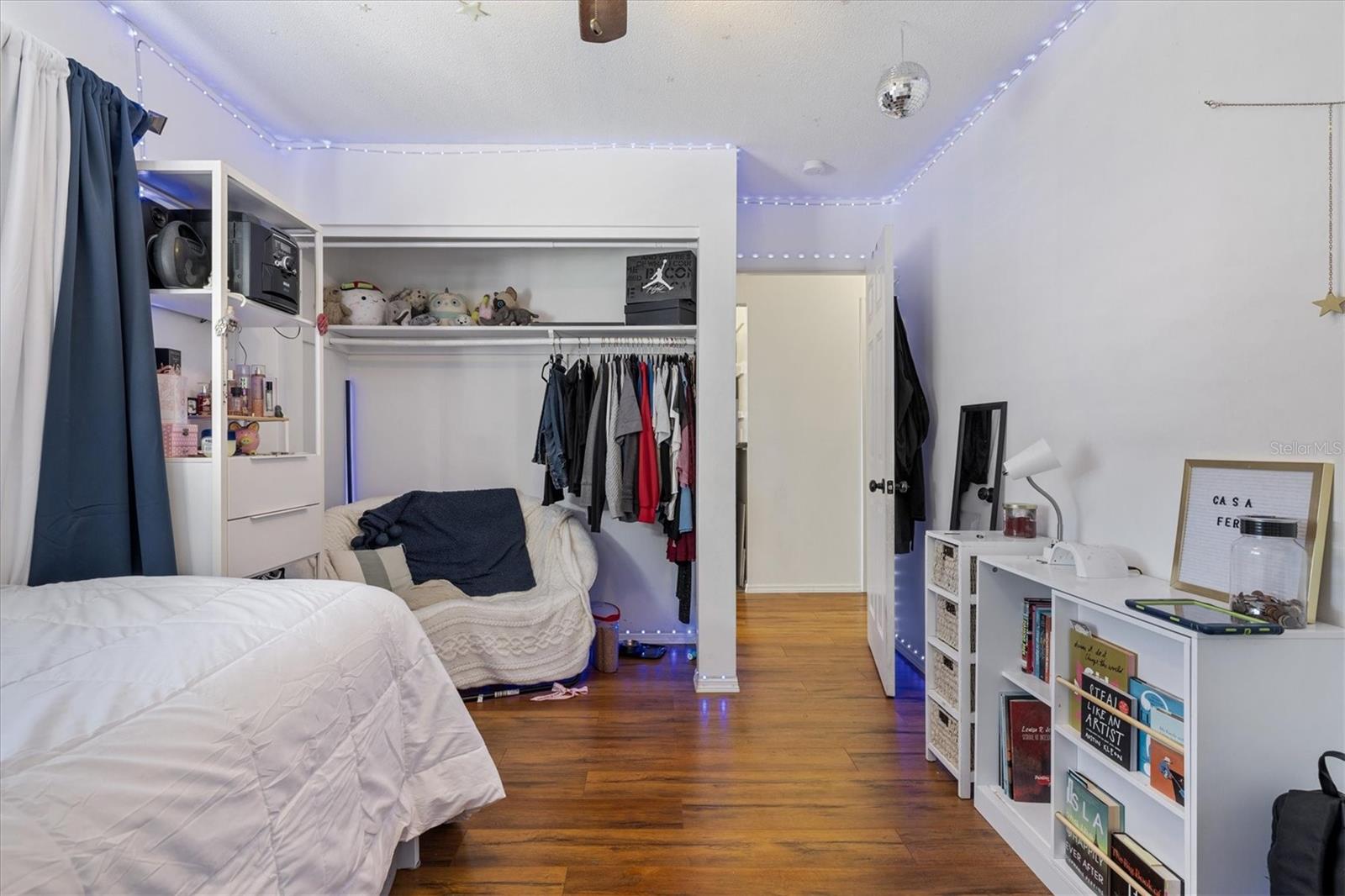 903 BYRON LN — photo 26