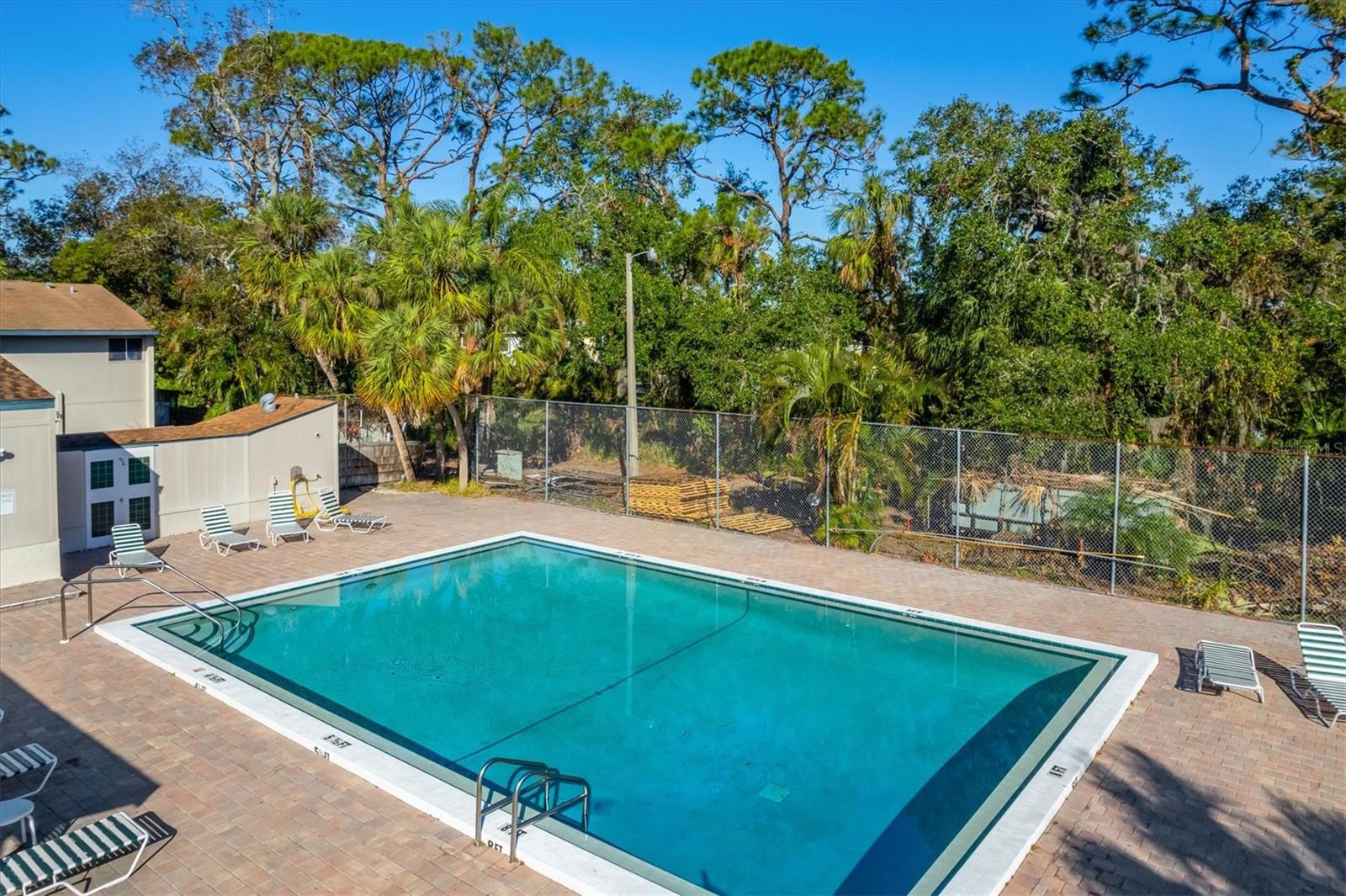 903 BYRON LN — photo 41
