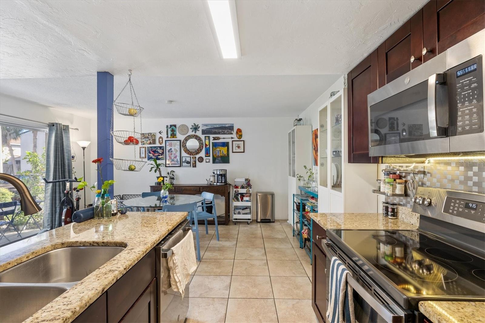 903 BYRON LN — photo 15