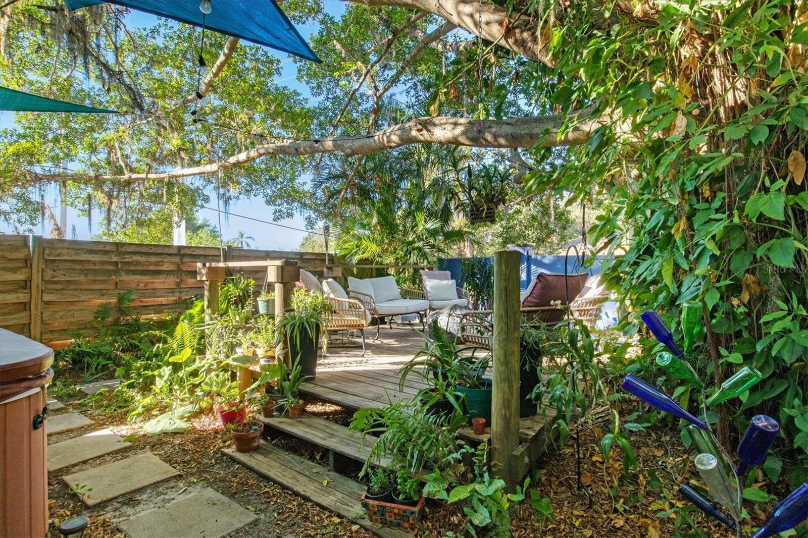 903 BYRON LN — photo 35
