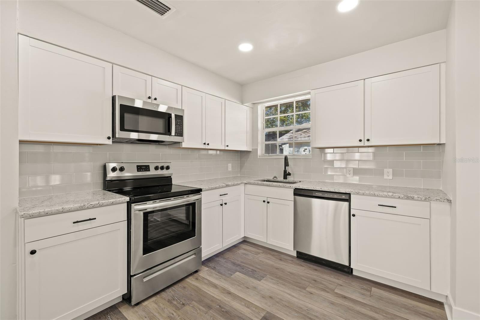 3817 W BAY TO BAY BLVD — photo 9