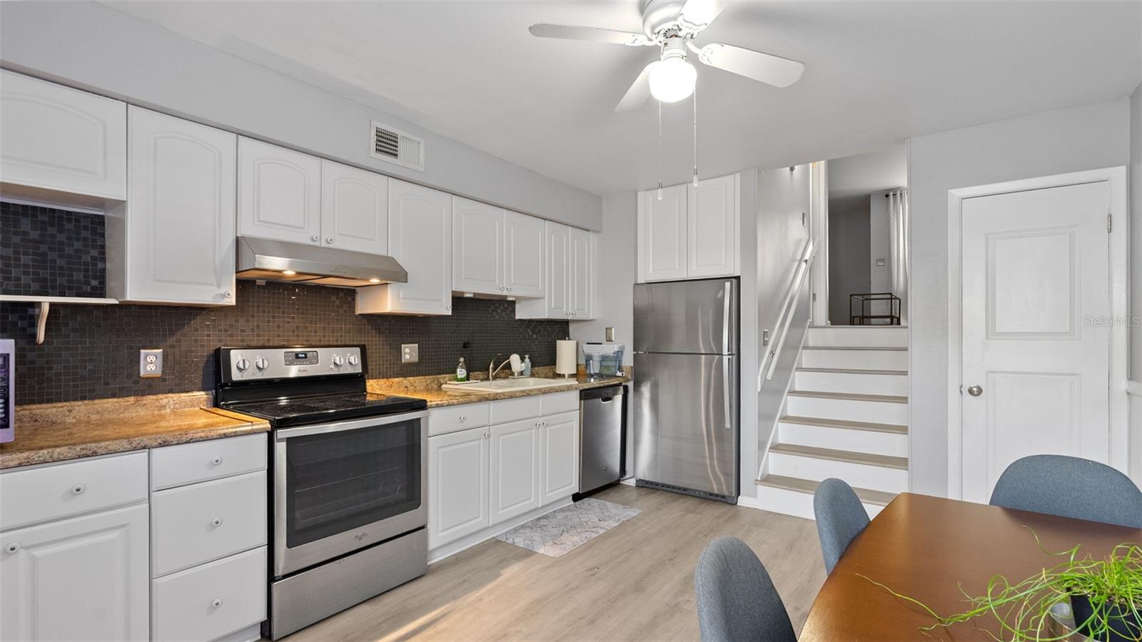 4227 LA PALMA CT — photo 3