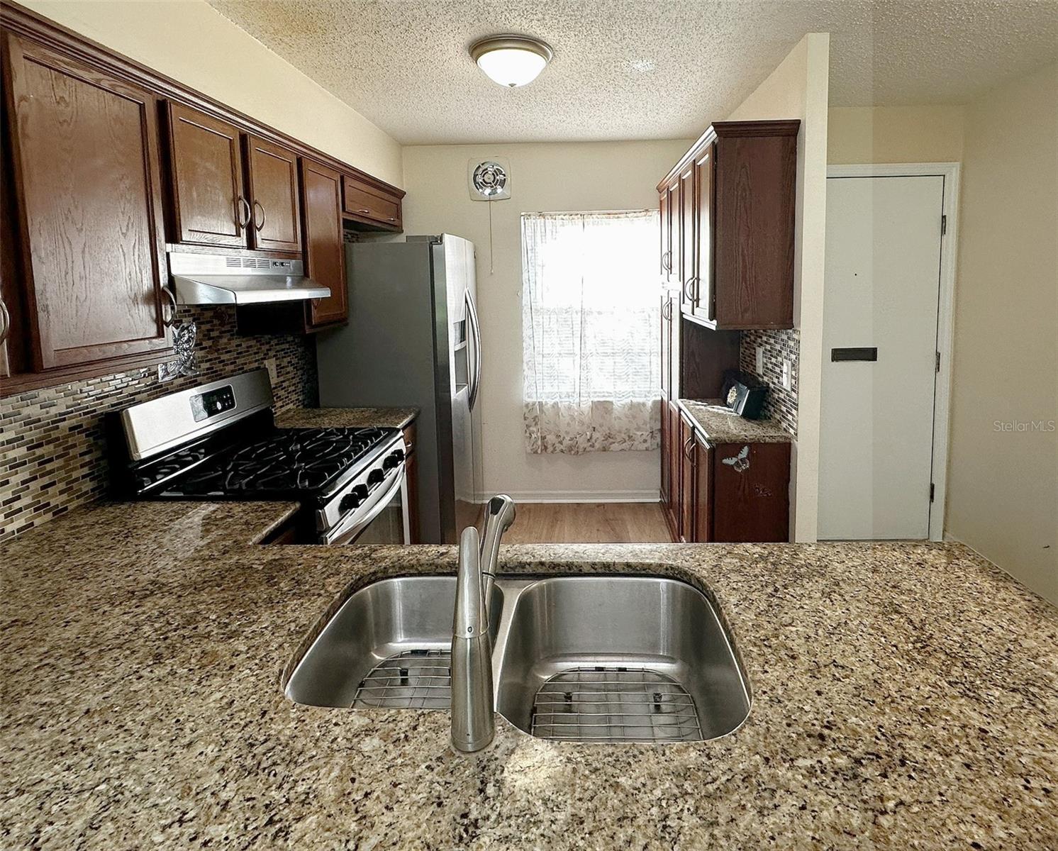 1279 MISSION HILLS BLVD — photo 5