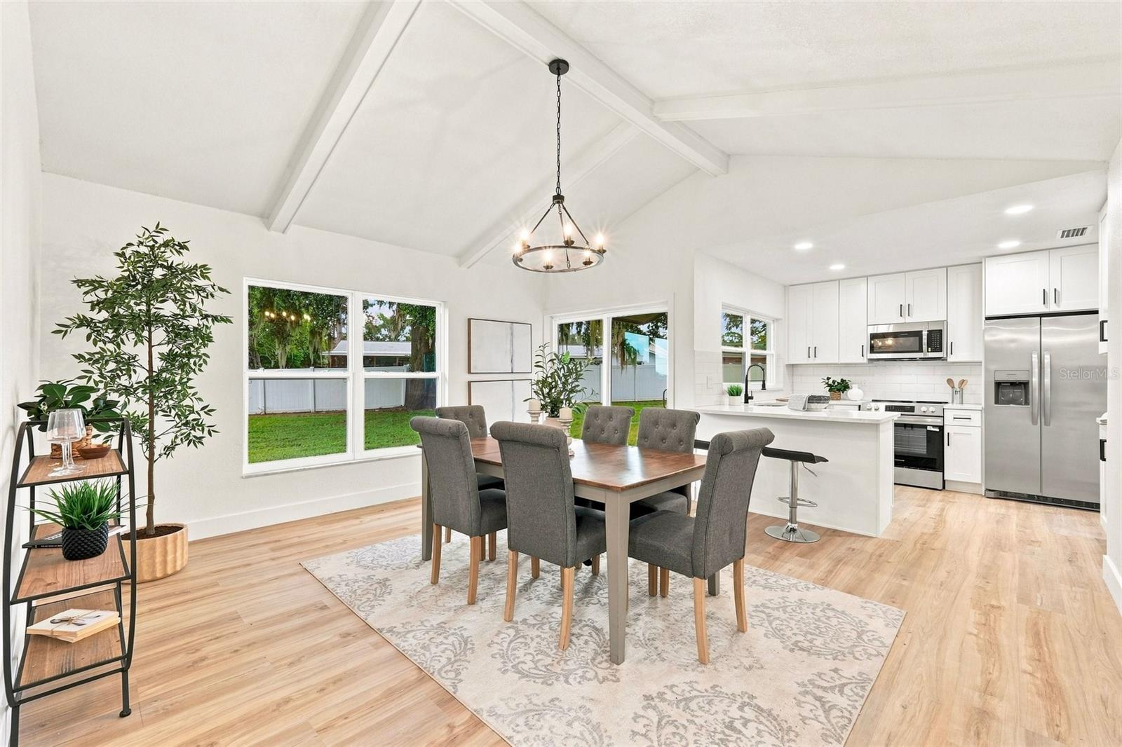 607 WILLOW CT — photo 9