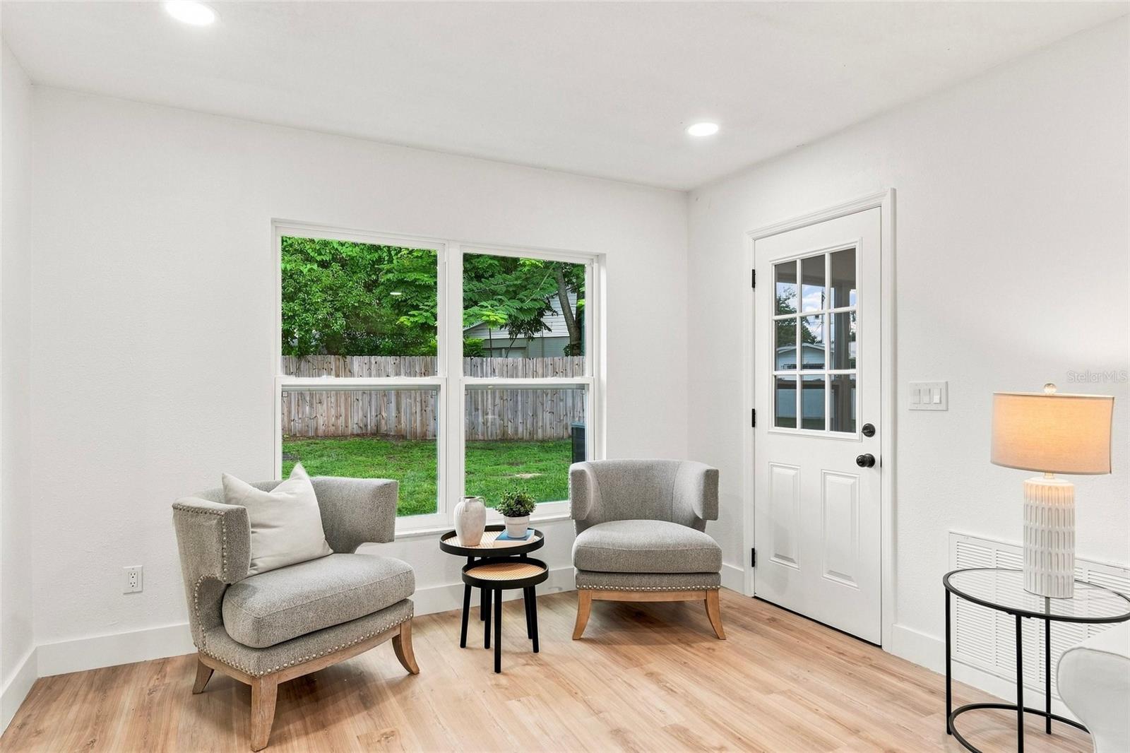 607 WILLOW CT — photo 8