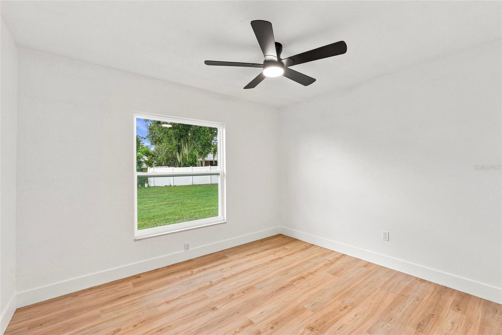 607 WILLOW CT — photo 18