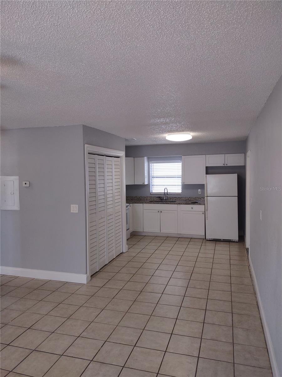 5716 N LINCOLN AVE #C — photo 4