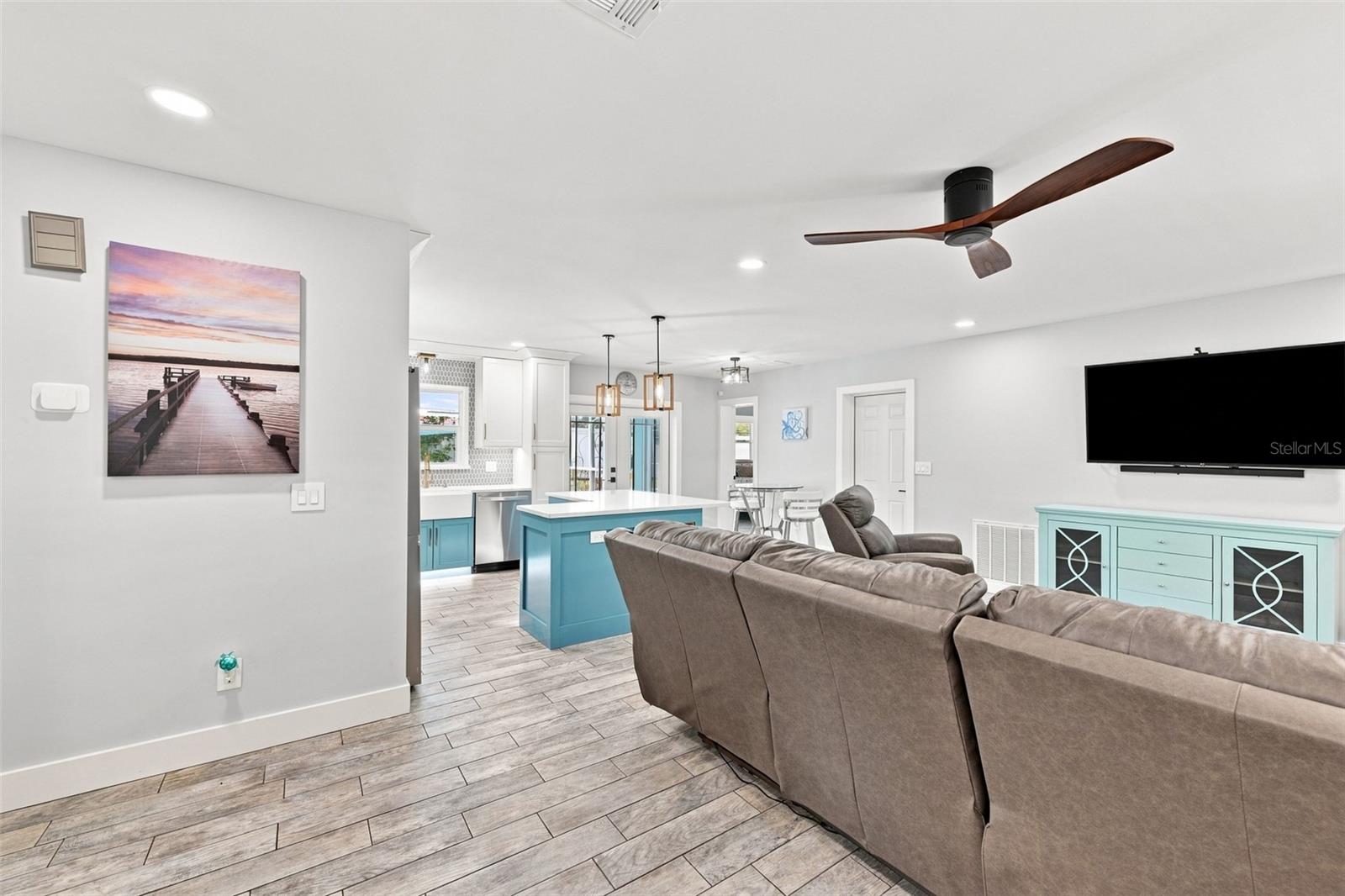 1359 HOWARD ST — photo 11