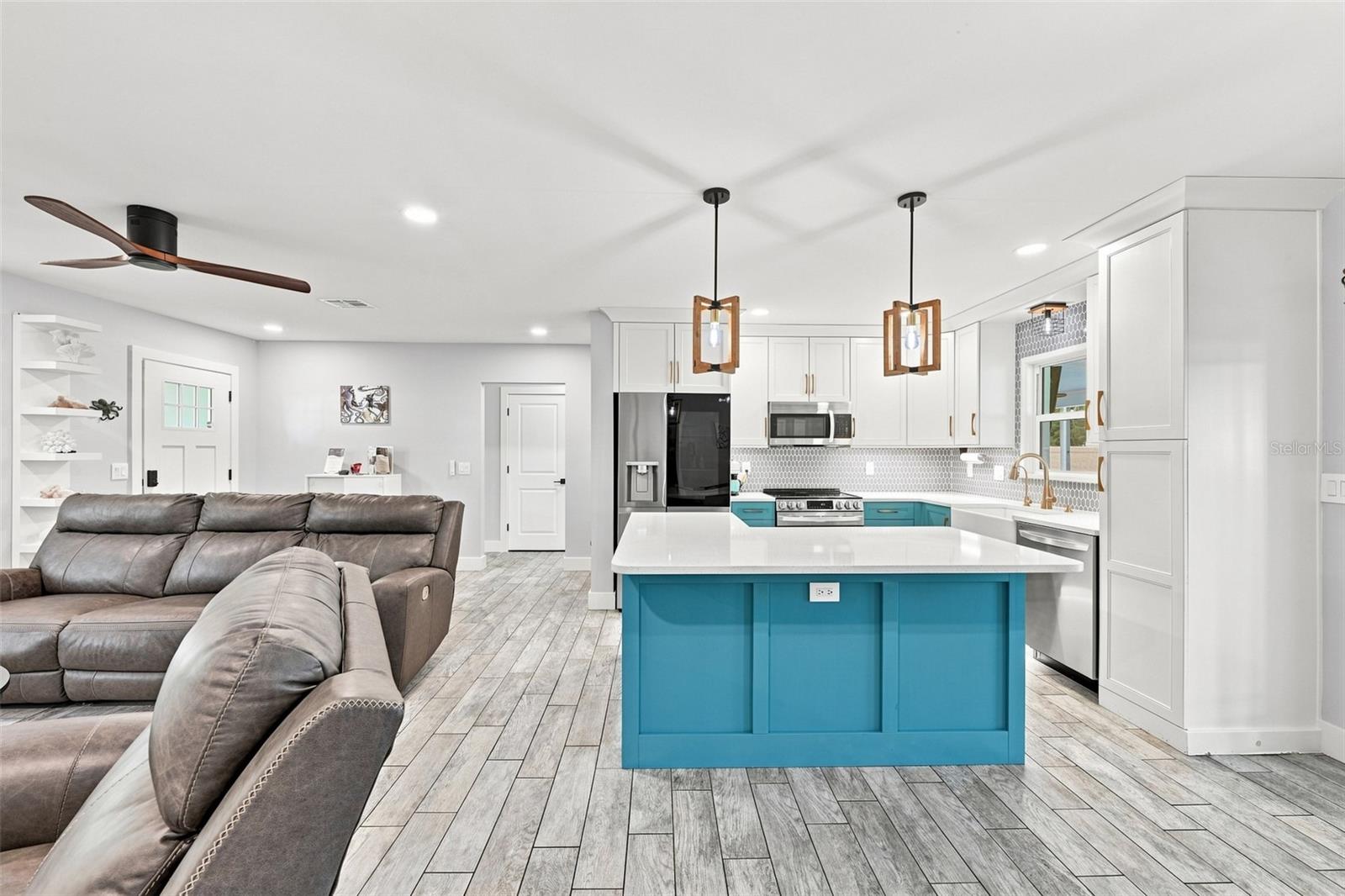 1359 HOWARD ST — photo 15