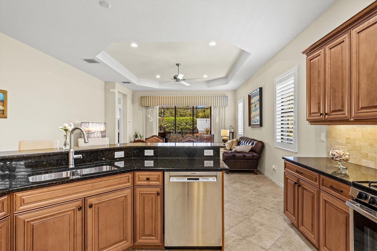 7118 WESTHILL CT — photo 25