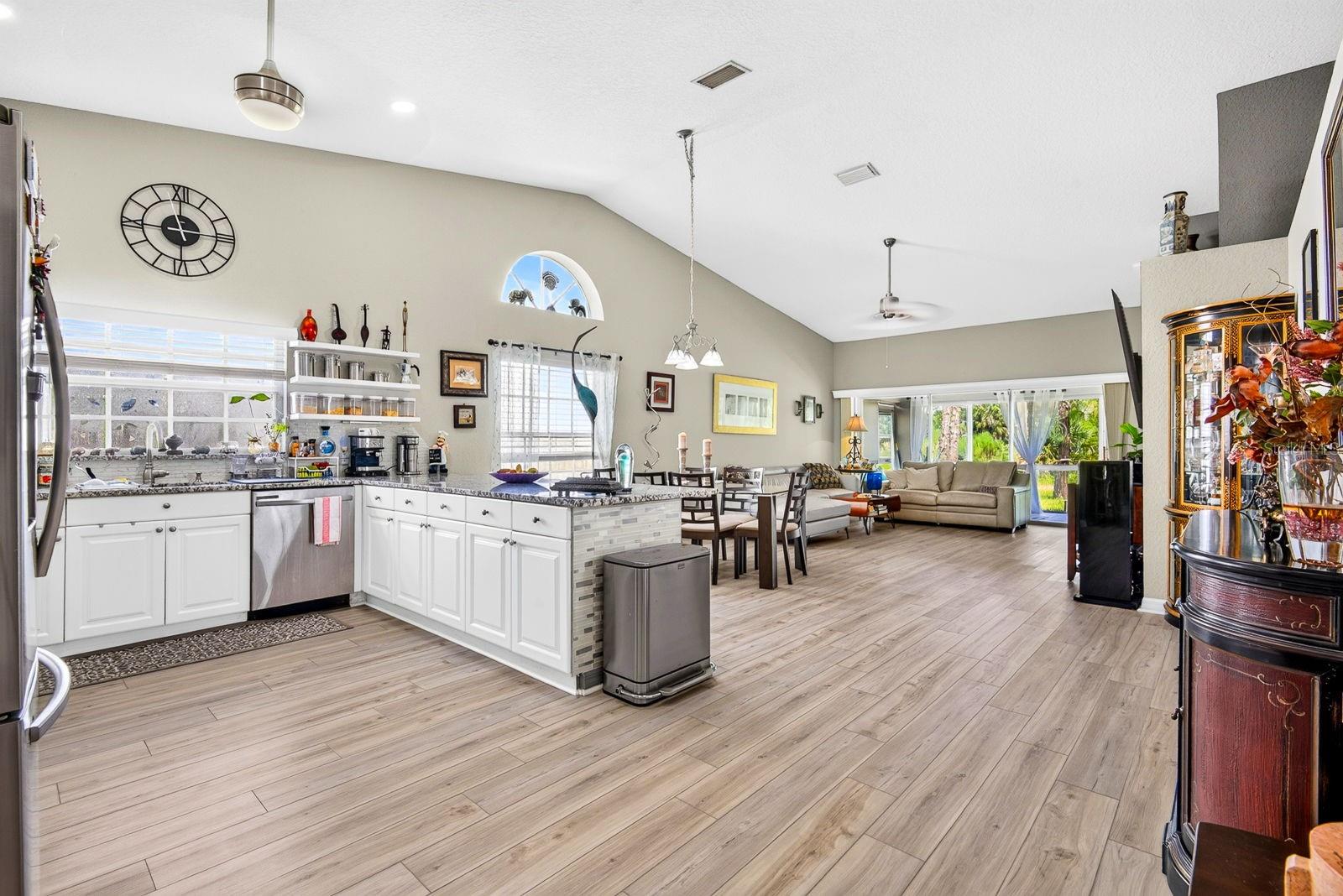 7124 MELROSE PL — photo 16
