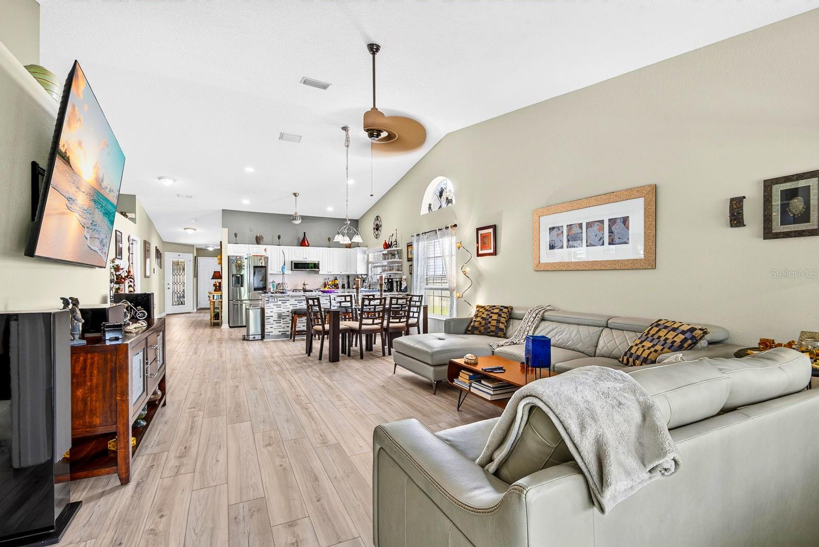 7124 MELROSE PL — photo 28