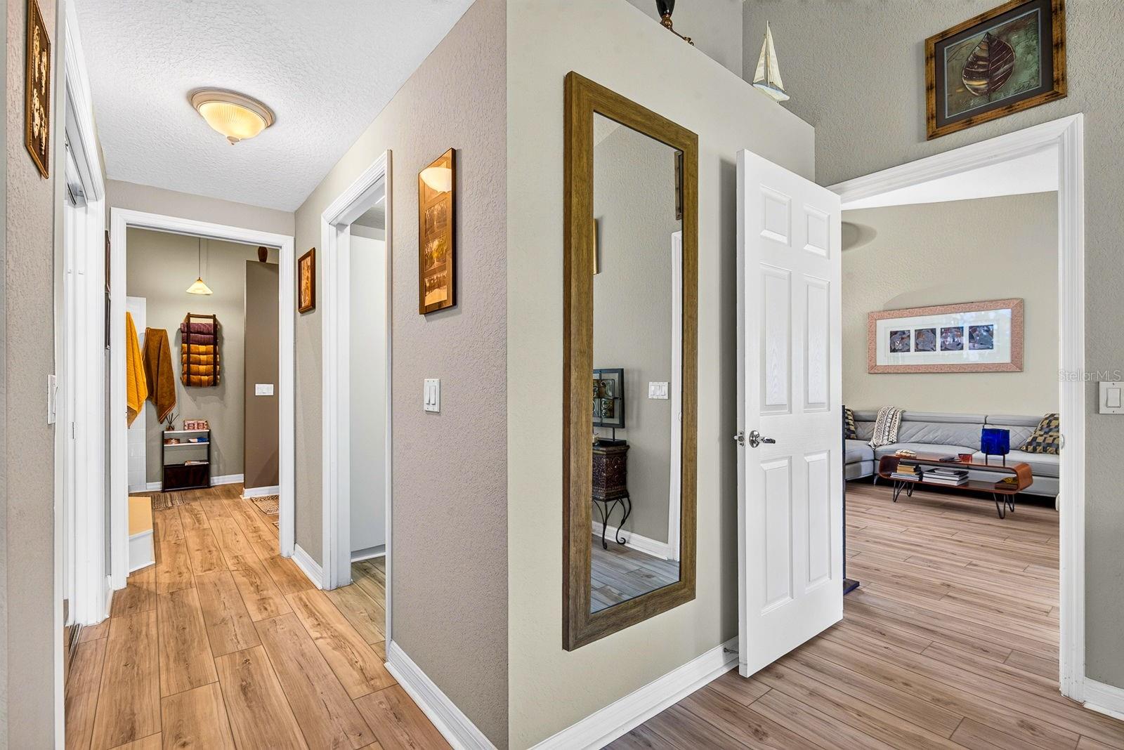7124 MELROSE PL — photo 33