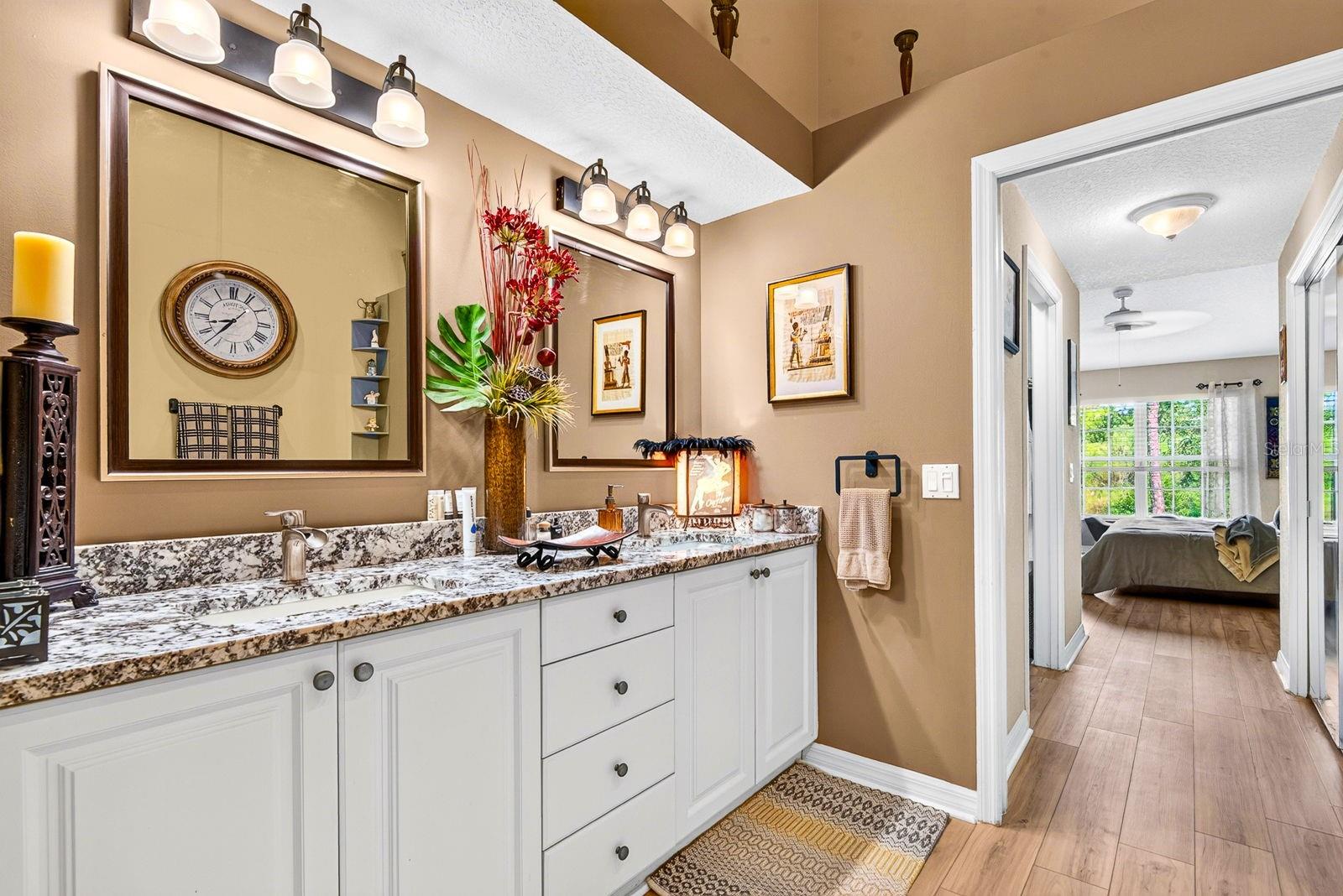 7124 MELROSE PL — photo 36