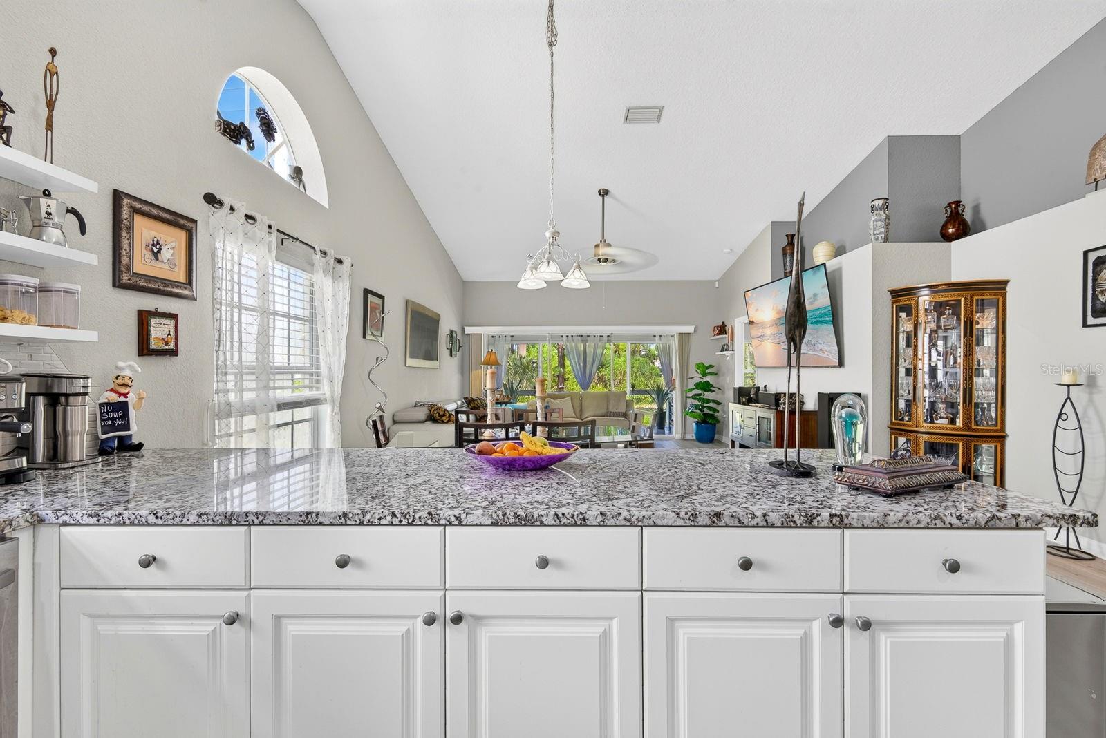 7124 MELROSE PL — photo 20
