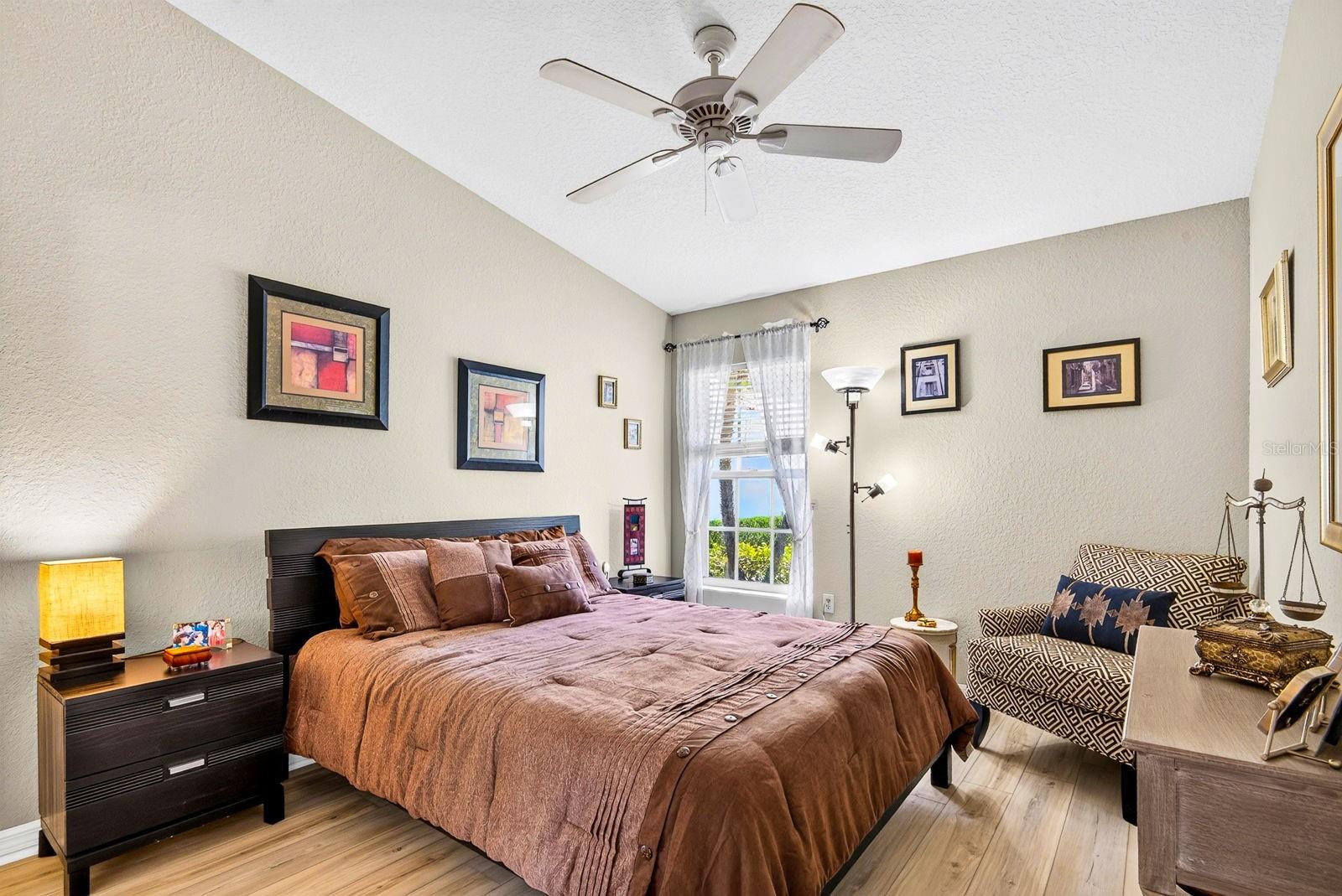 7124 MELROSE PL — photo 9