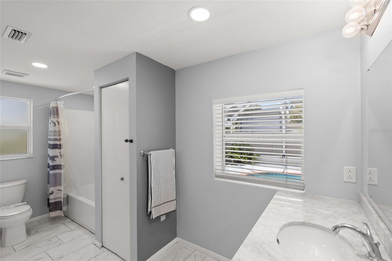 4018 DYER LN — photo 22