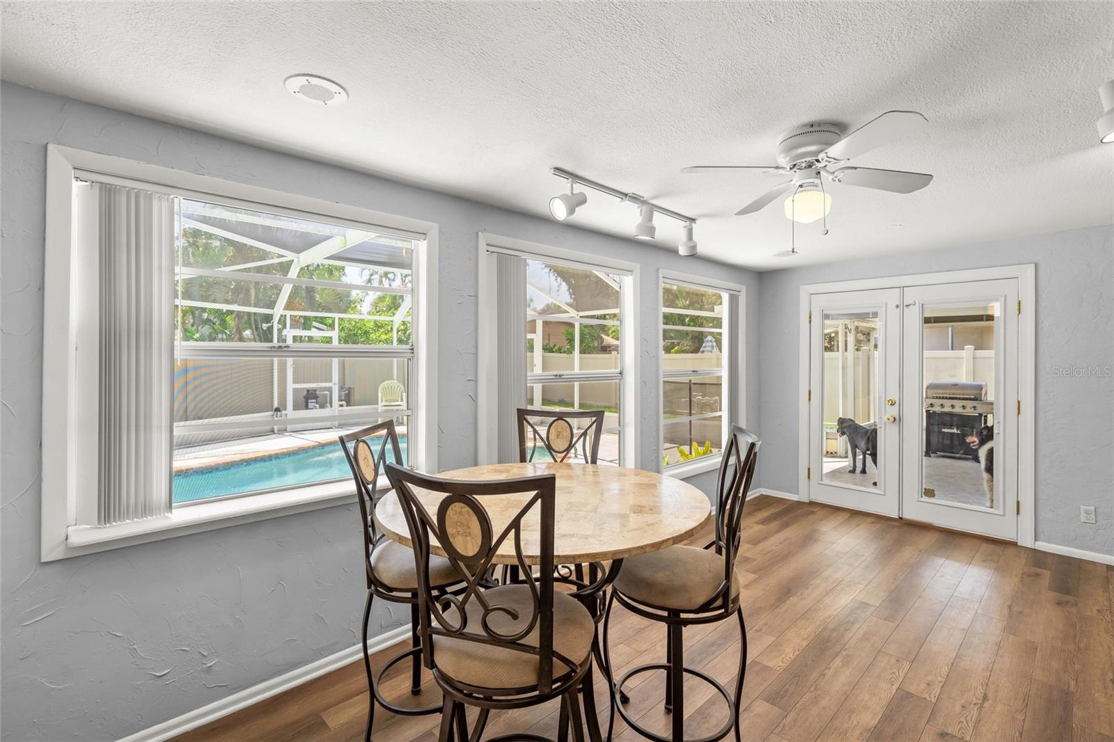 4018 DYER LN — photo 15