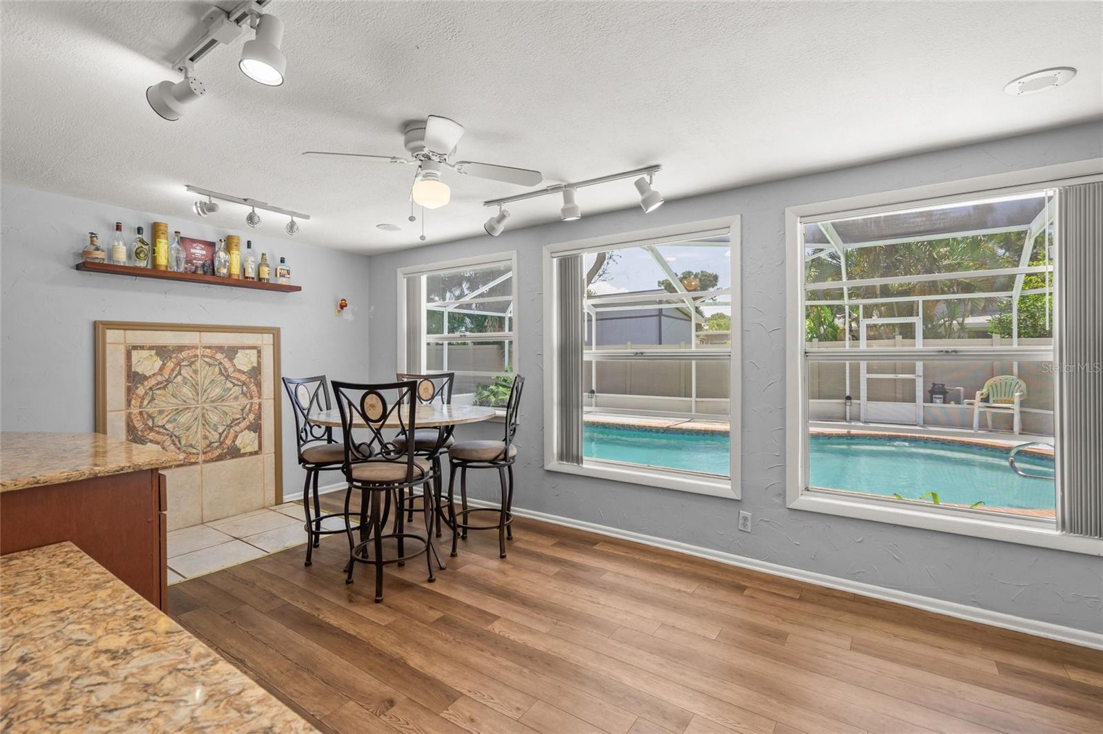 4018 DYER LN — photo 12