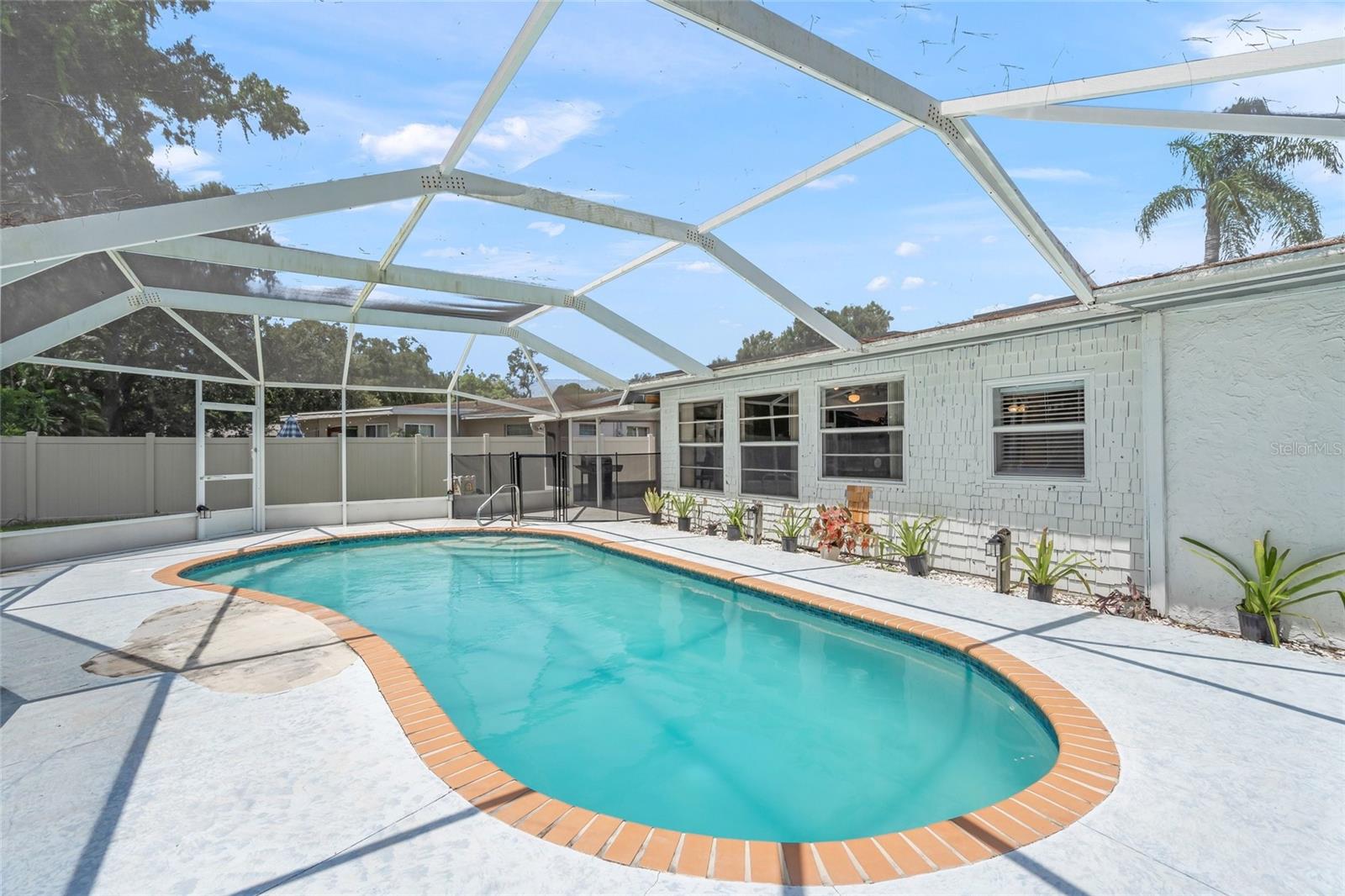 4018 DYER LN — photo 3