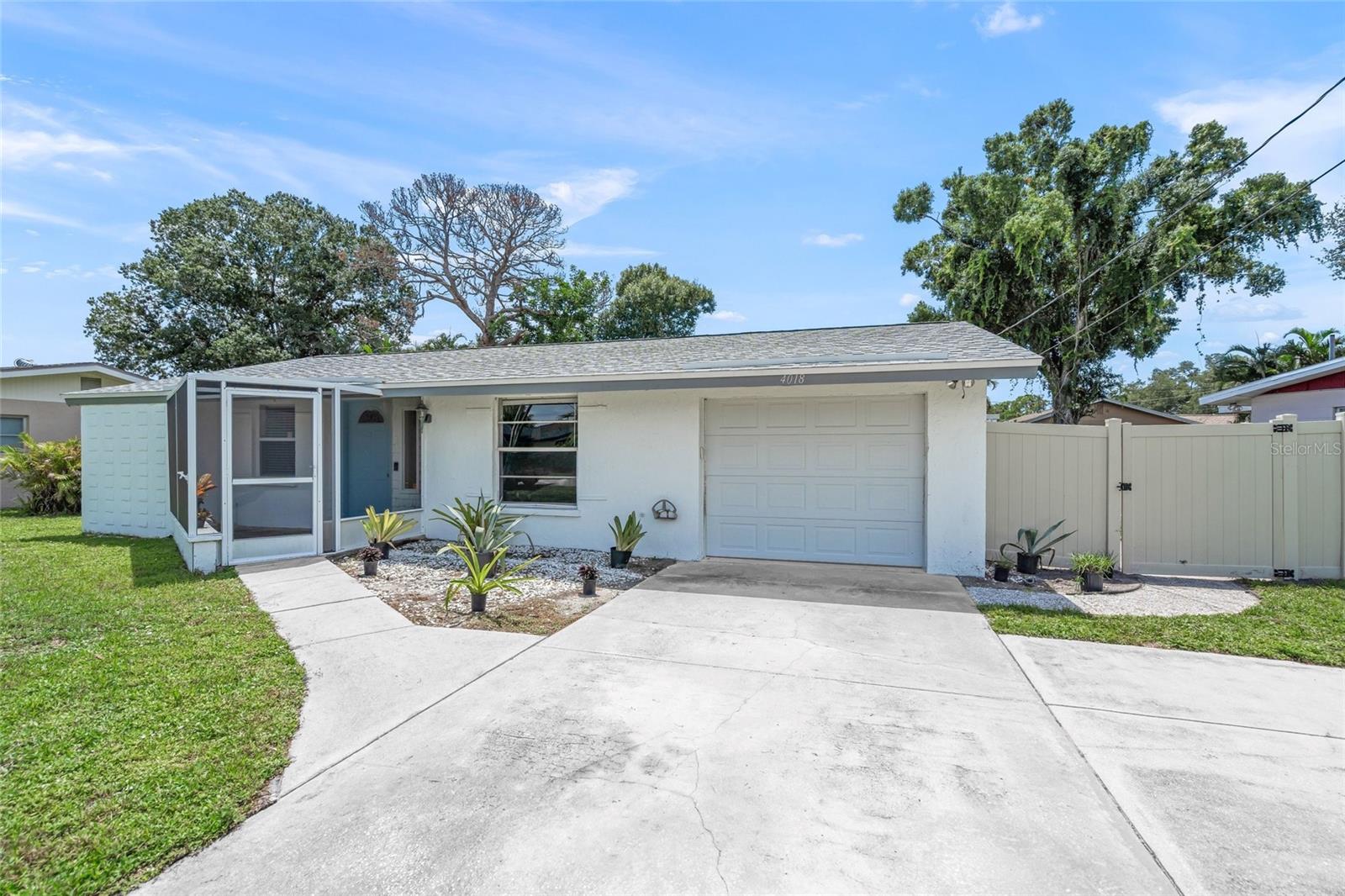4018 DYER LN — photo 2