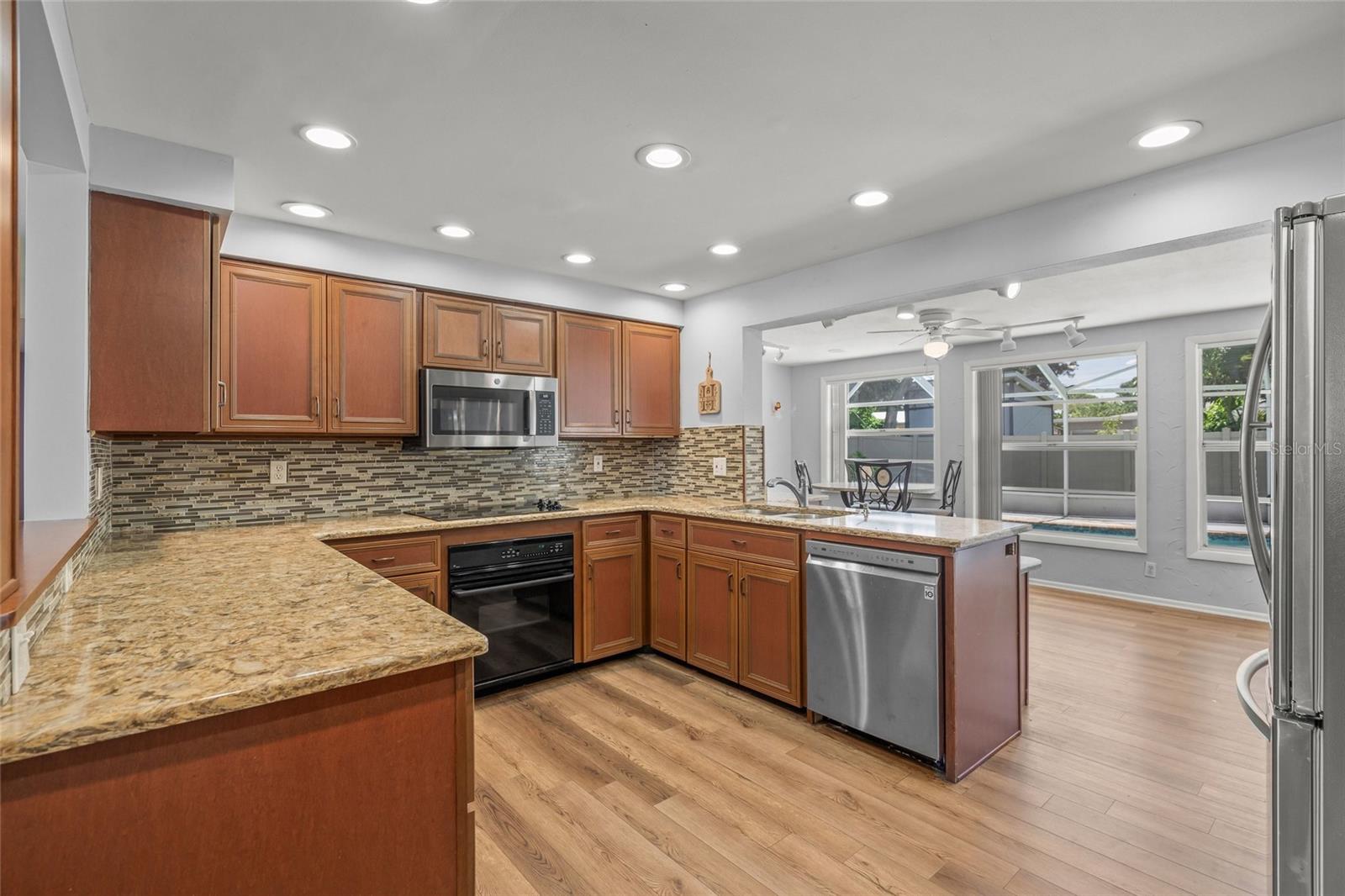 4018 DYER LN — photo 5
