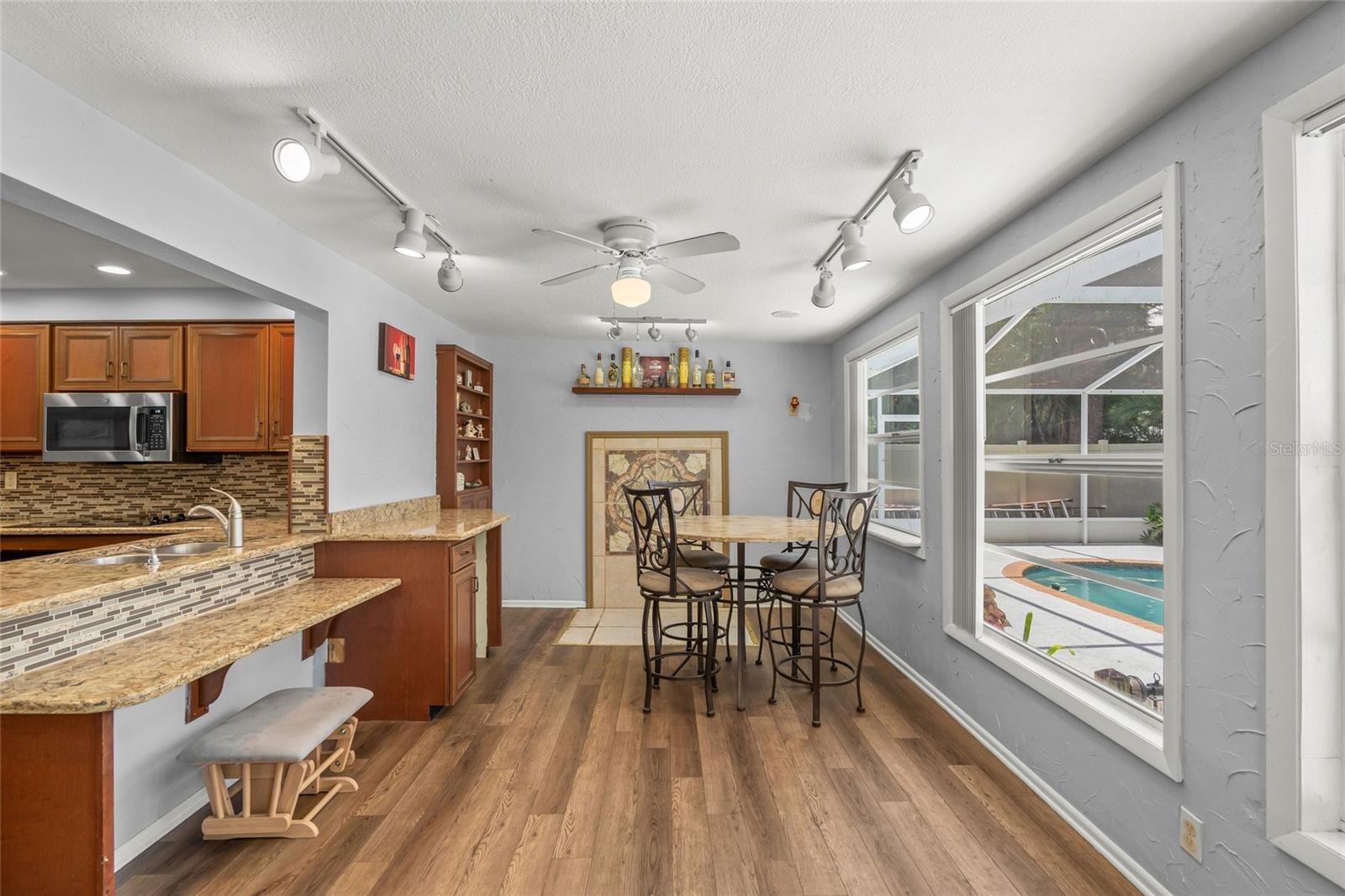 4018 DYER LN — photo 13