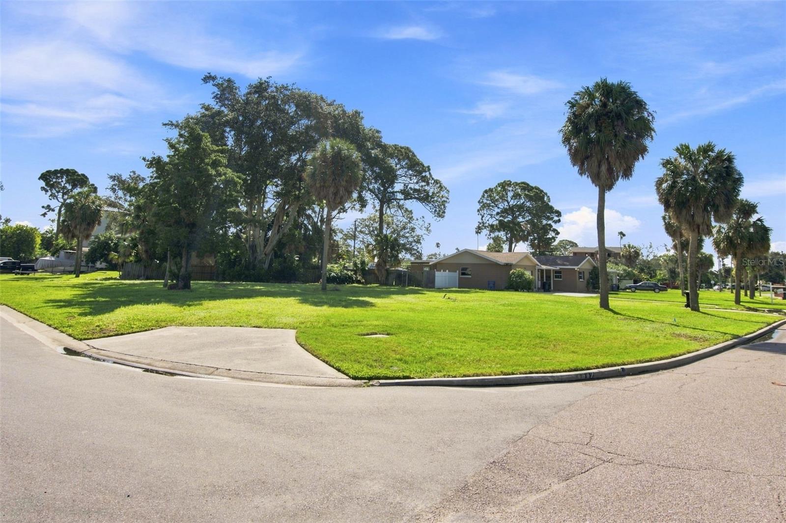 4647 VENETIAN BLVD NE — photo 6