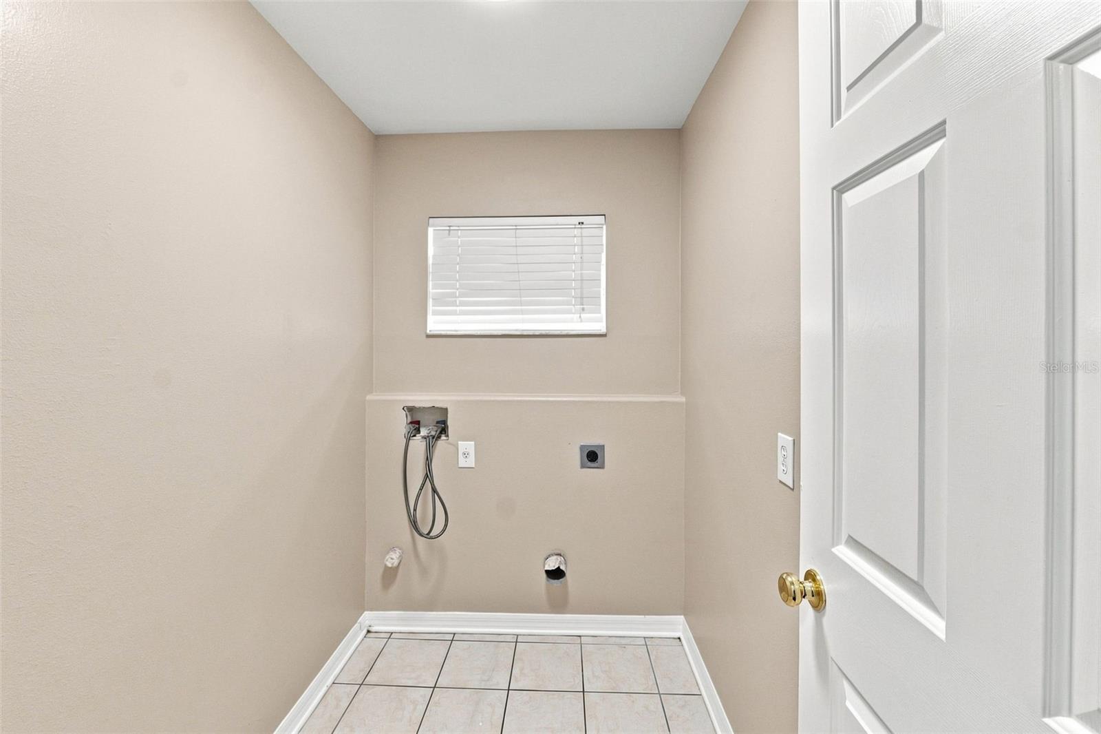 6817 ARAMON CT — photo 19