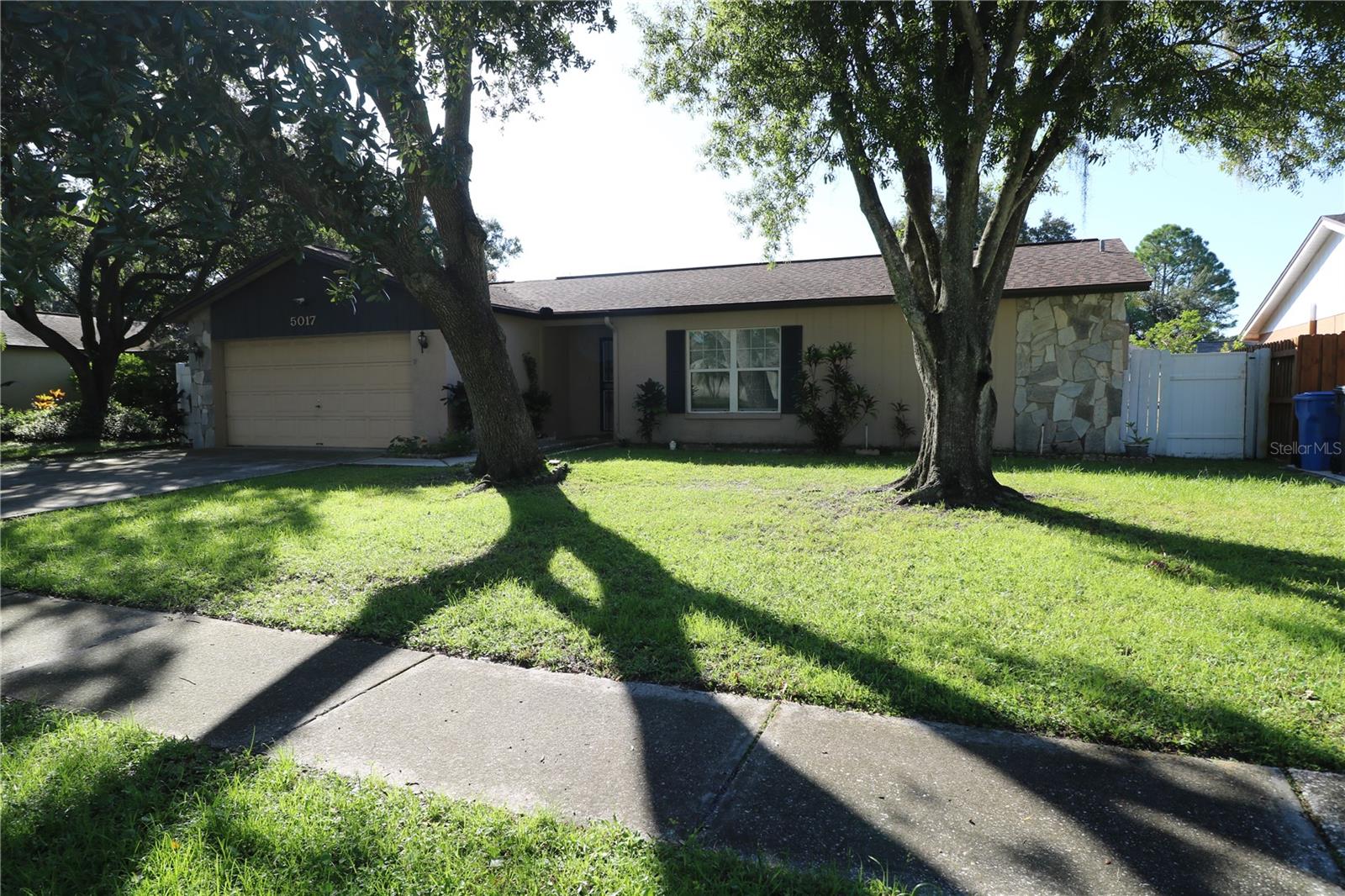 5017 OAKSHIRE DR — photo 3