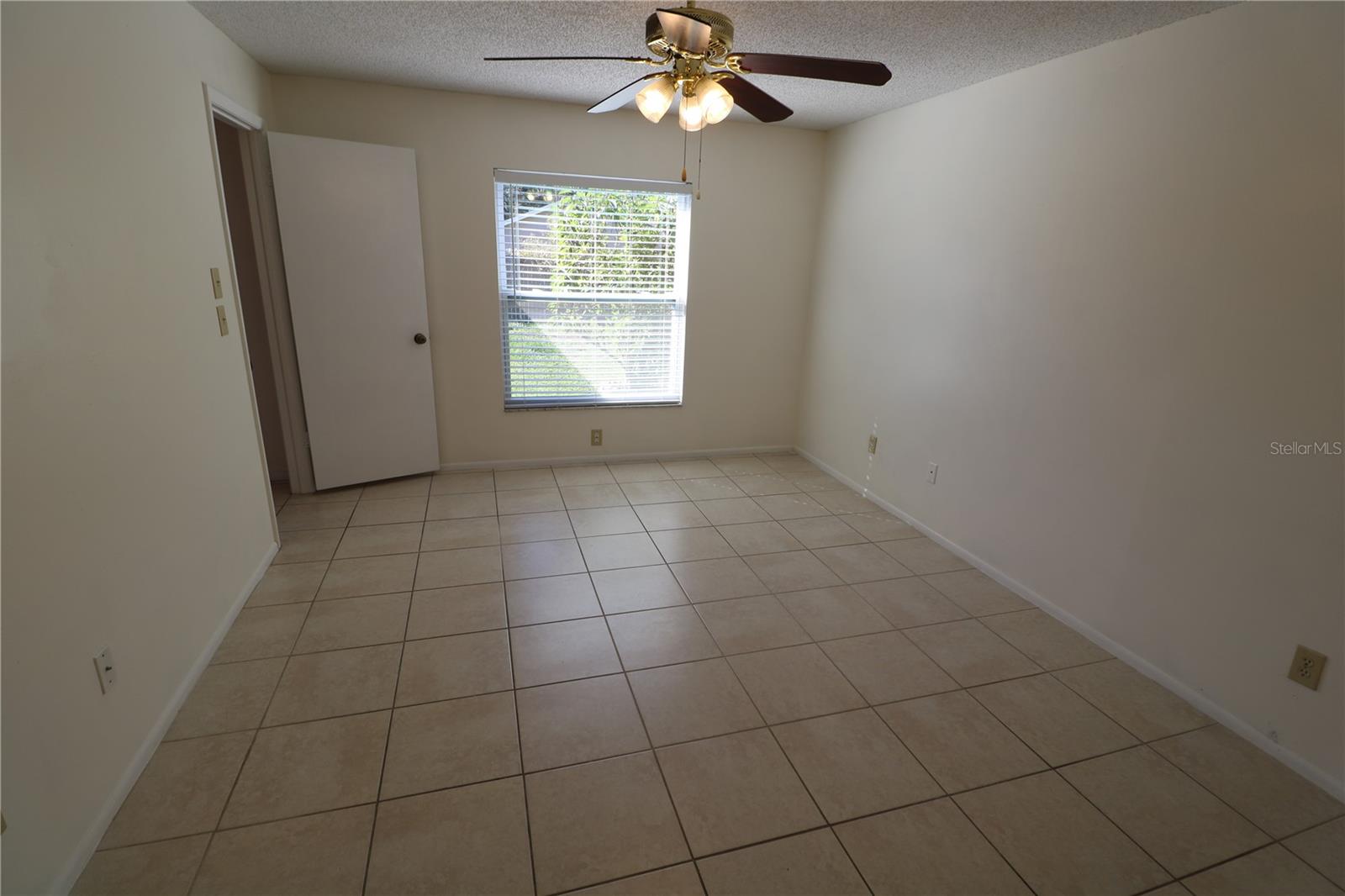 5017 OAKSHIRE DR — photo 20
