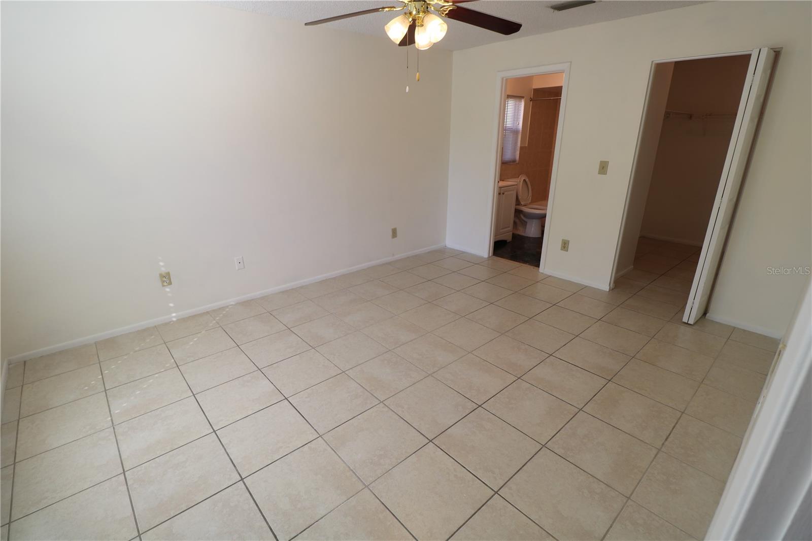 5017 OAKSHIRE DR — photo 22