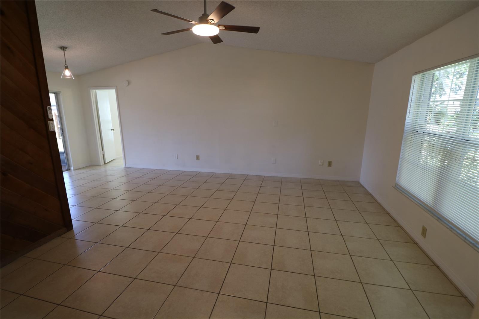 5017 OAKSHIRE DR — photo 5
