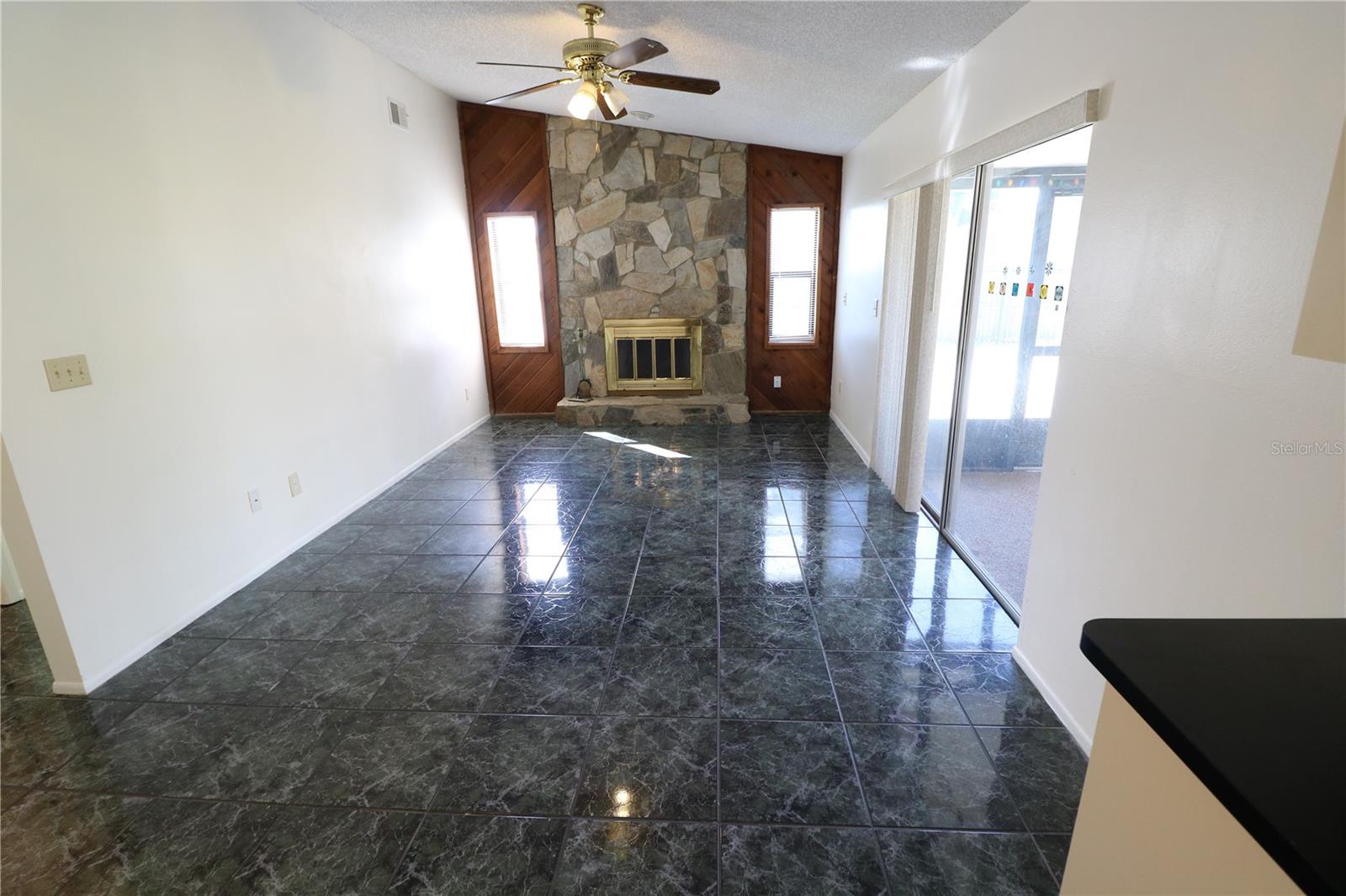 5017 OAKSHIRE DR — photo 15