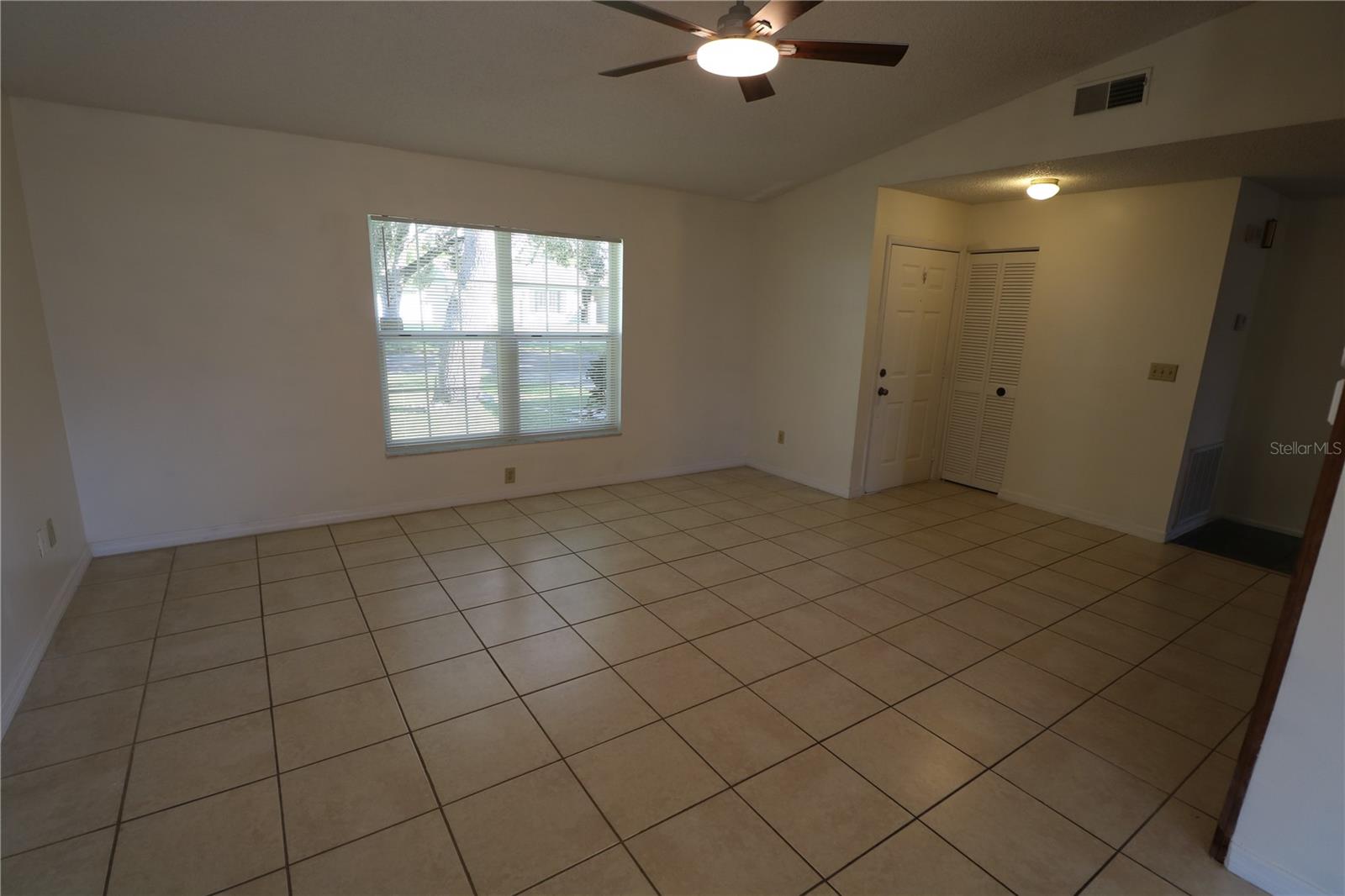 5017 OAKSHIRE DR — photo 7