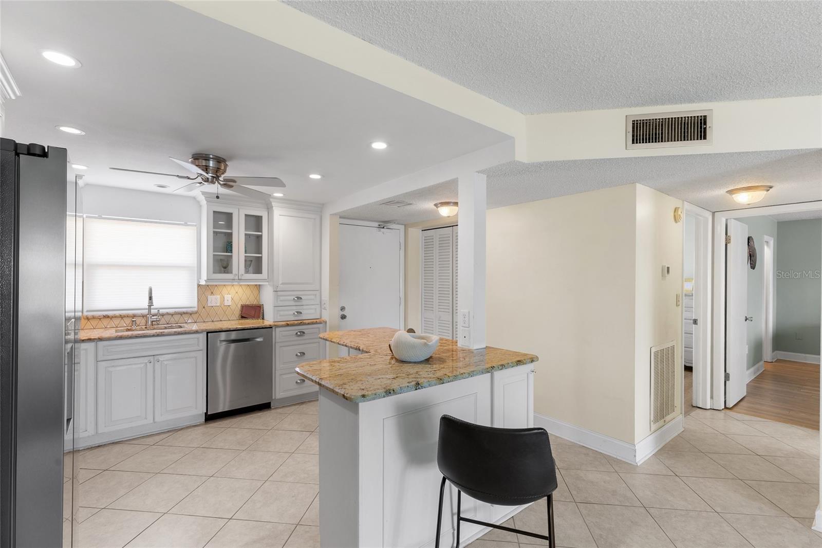 4775 COVE CIR #202 — photo 5