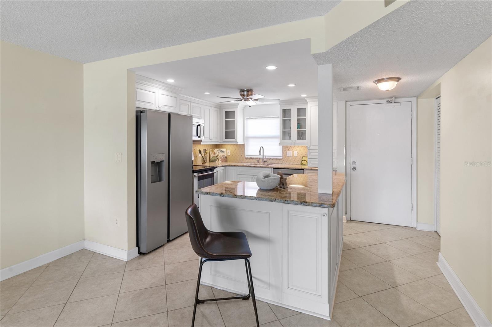 4775 COVE CIR #202 — photo 4