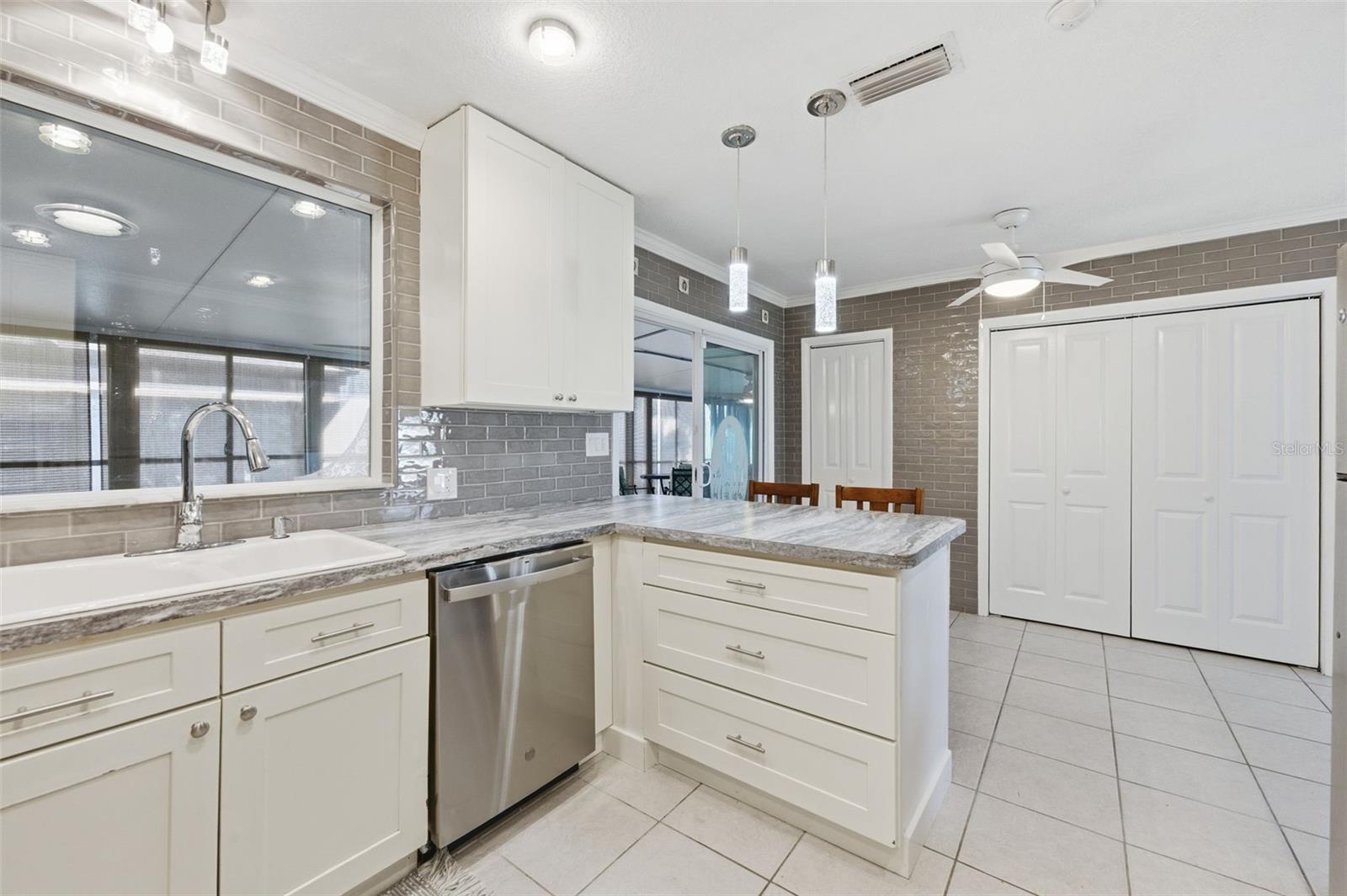 6424 BOATYARD DR — photo 16