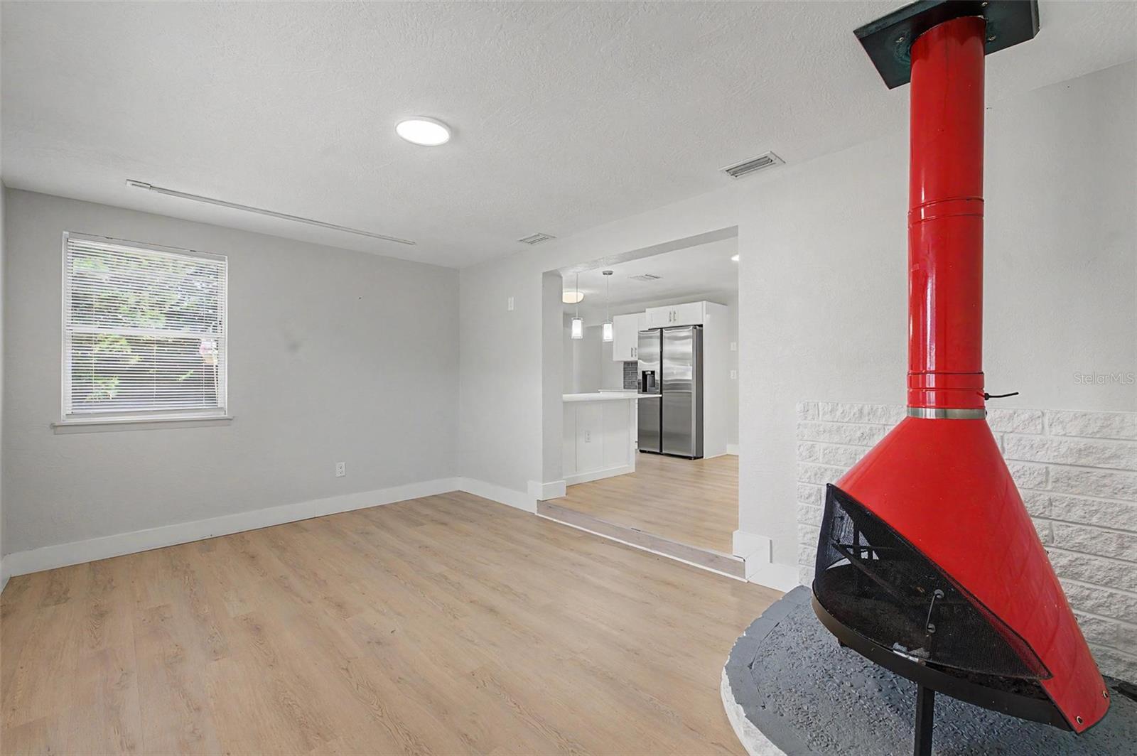 1073 KENWOOD DR — photo 21