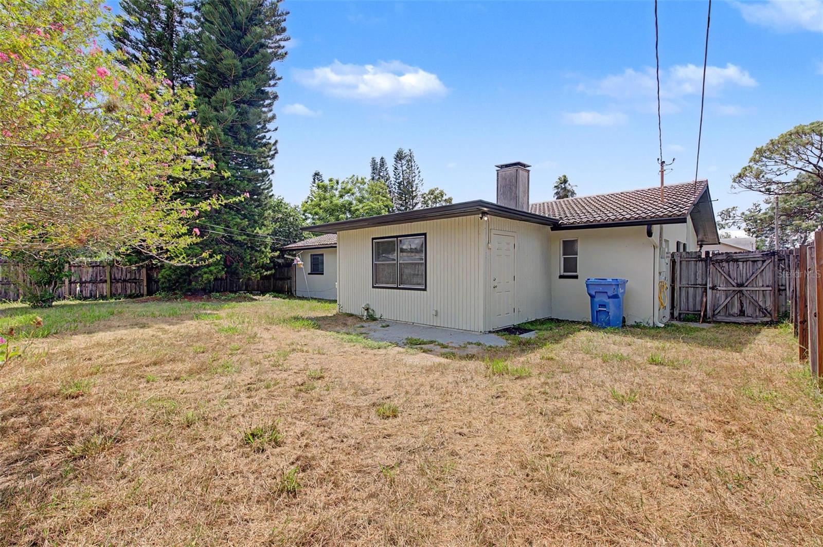 1073 KENWOOD DR — photo 25