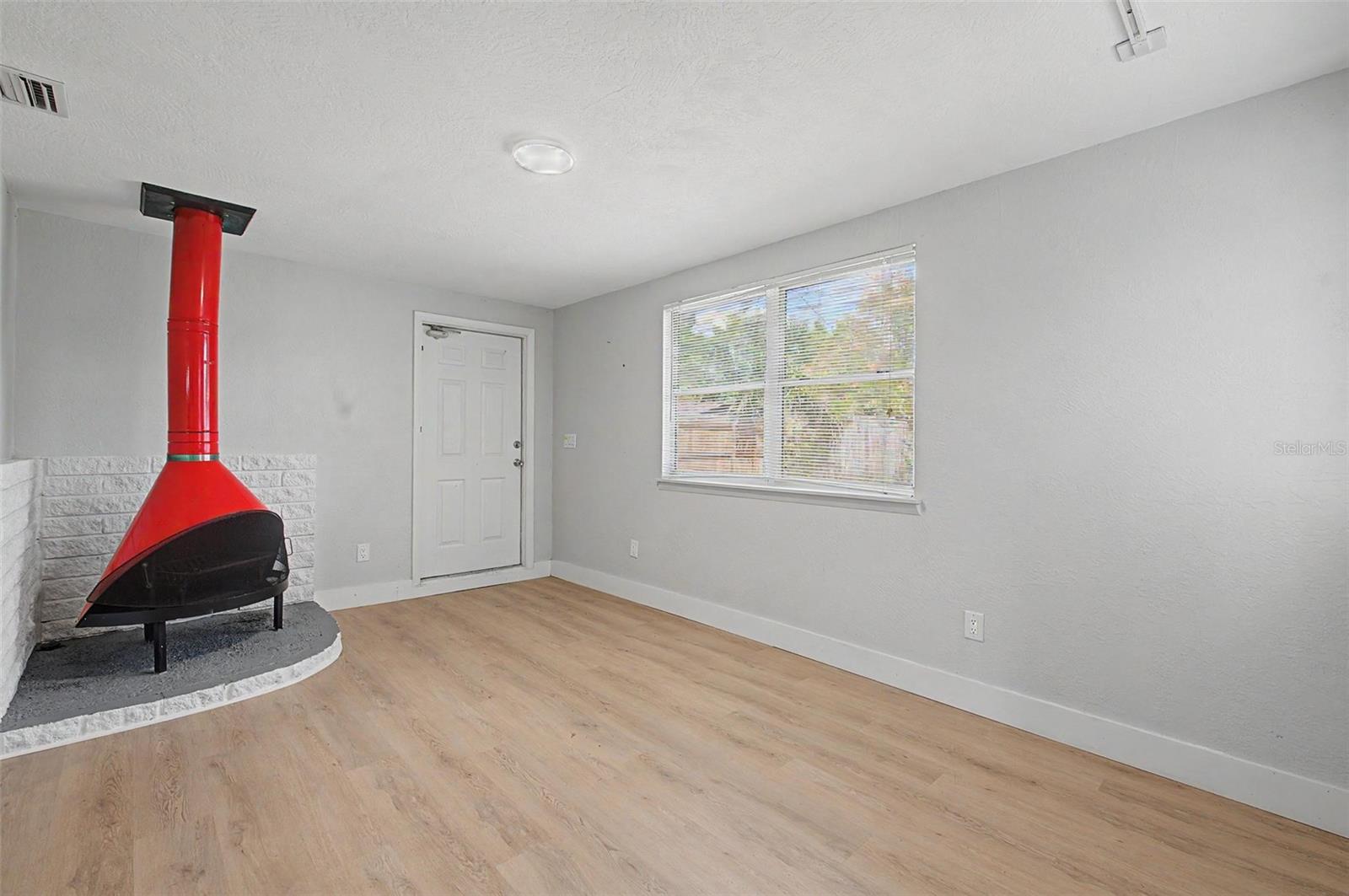 1073 KENWOOD DR — photo 20