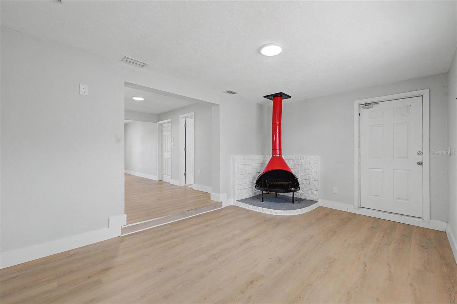 1073 KENWOOD DR — photo 19