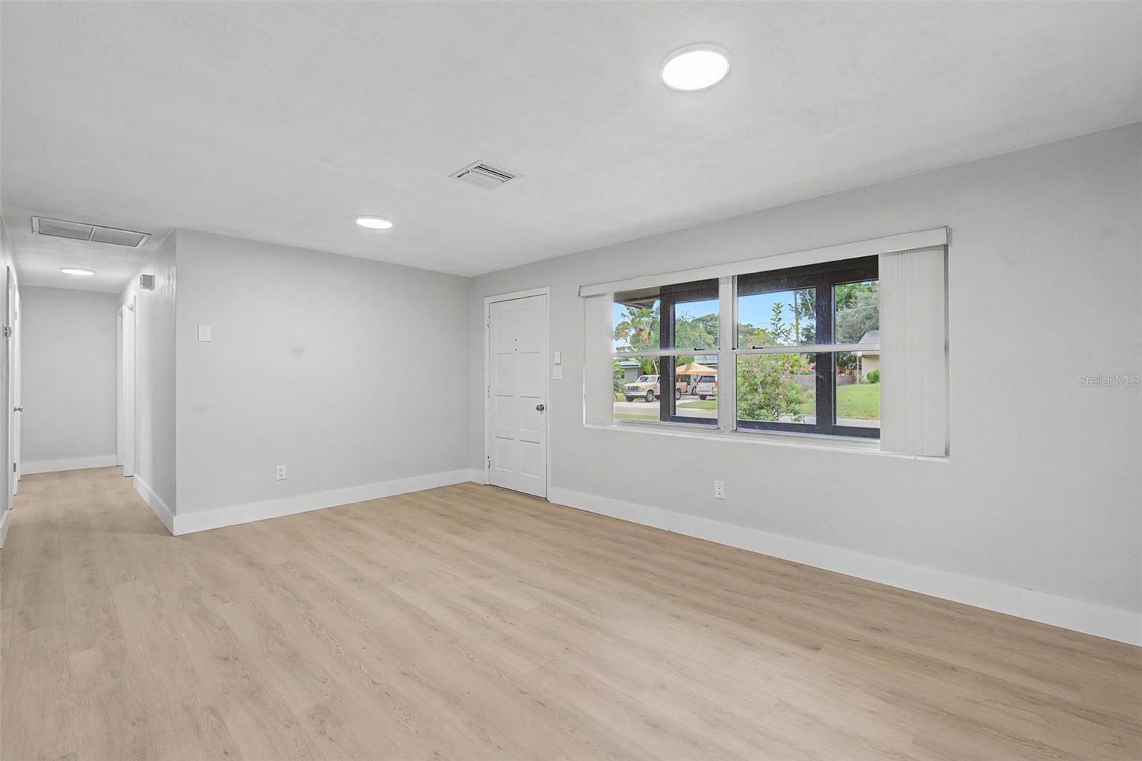 1073 KENWOOD DR — photo 5